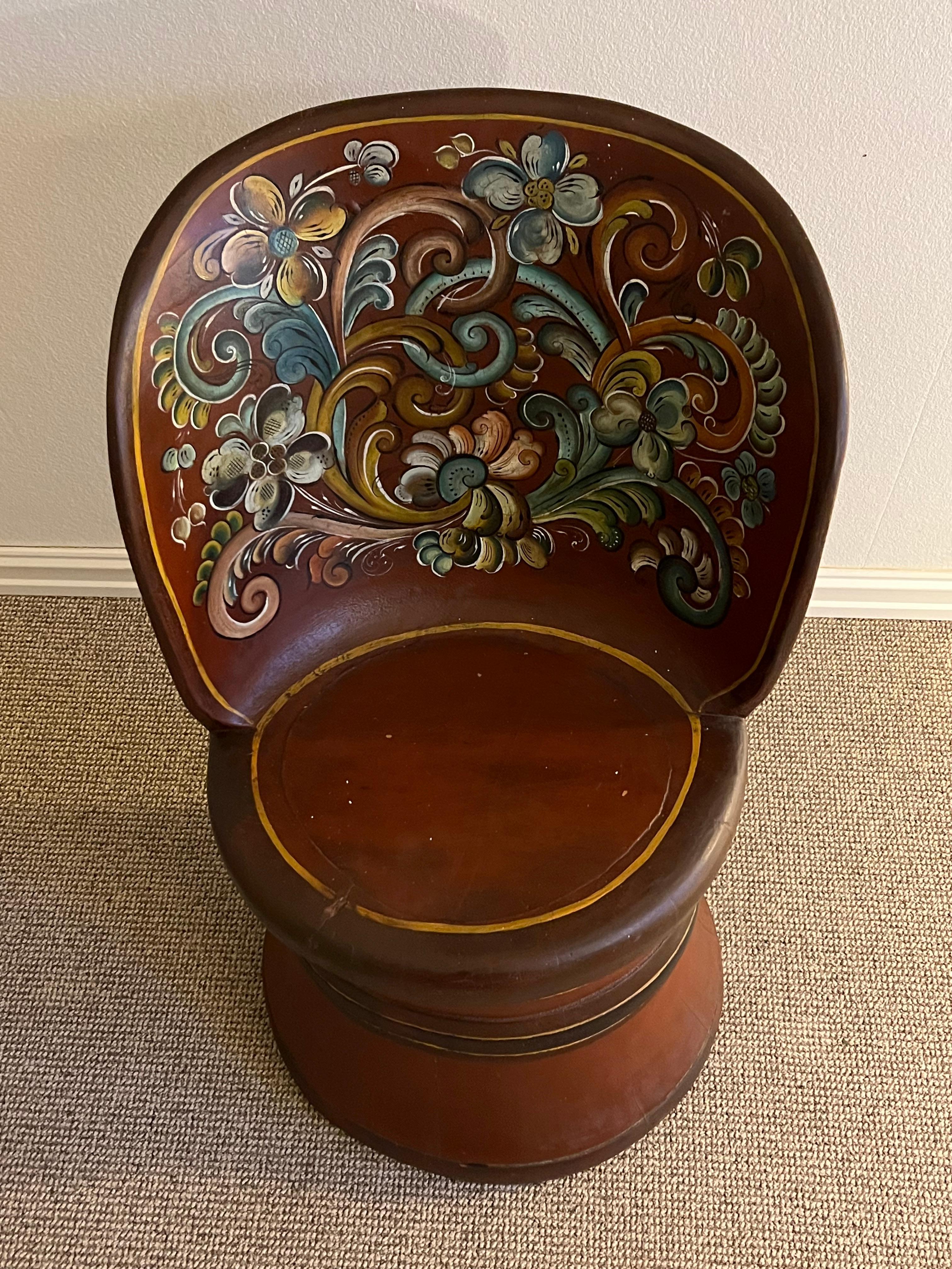 Rare Kubbestol norvégien, Primitive Telemark Rosemaling, Norvège en vente 3