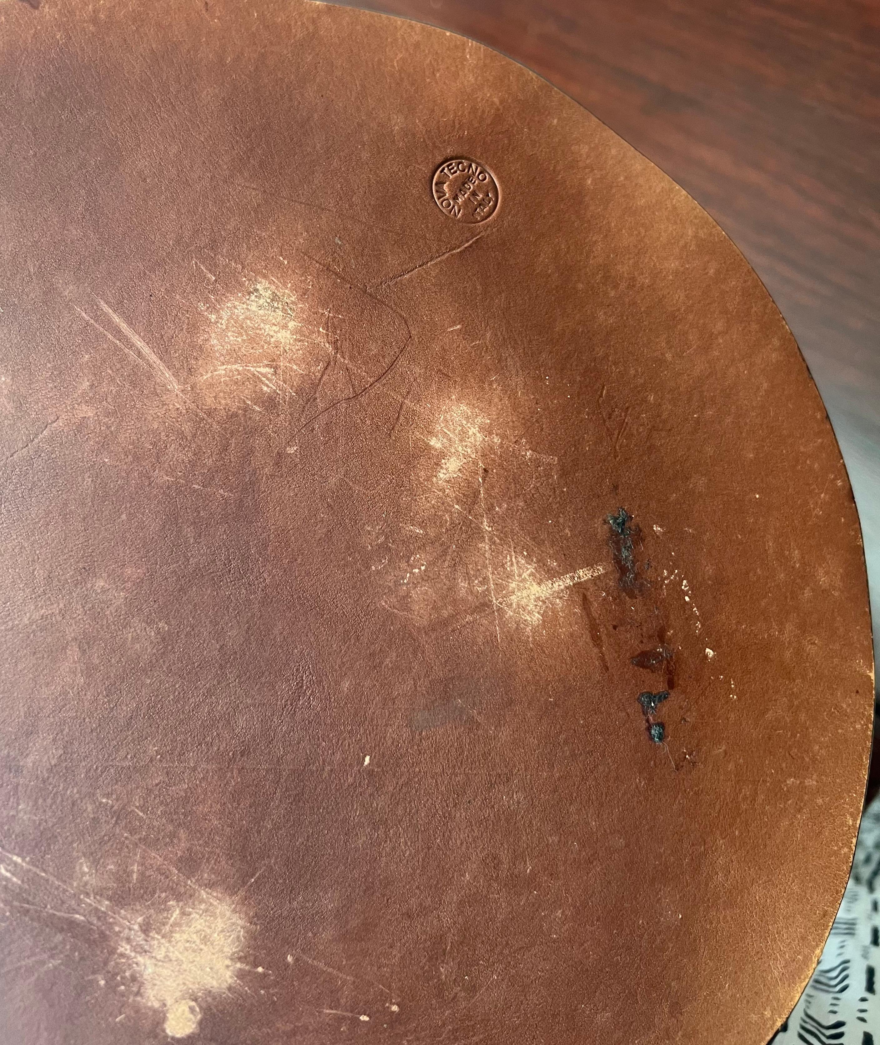 Rara lámpara de sobremesa Nova Tecno en cuero y cristal esmerilado, Italia, años 70 en venta 3