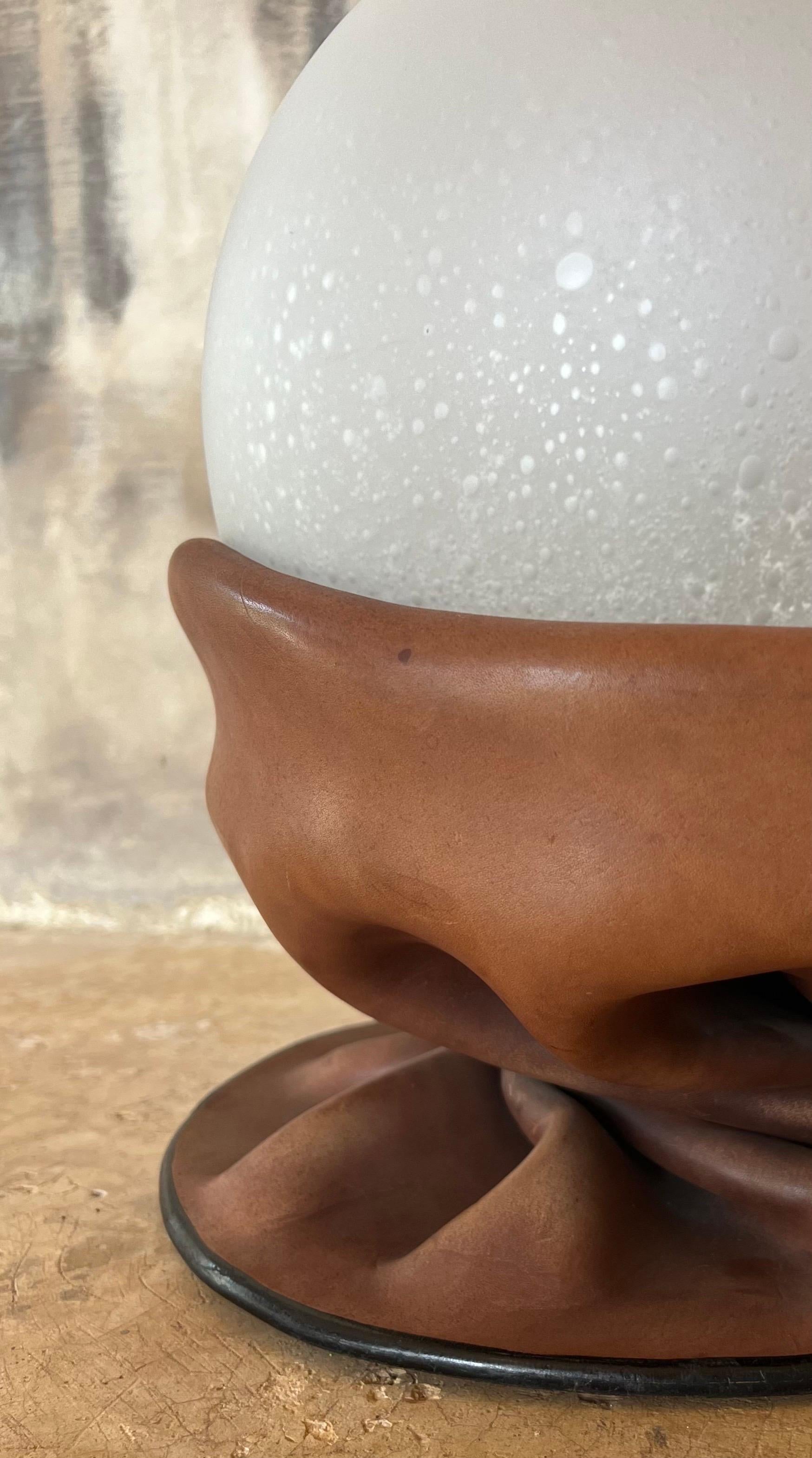 Rara lámpara de sobremesa Nova Tecno en cuero y cristal esmerilado, Italia, años 70 Italiano en venta