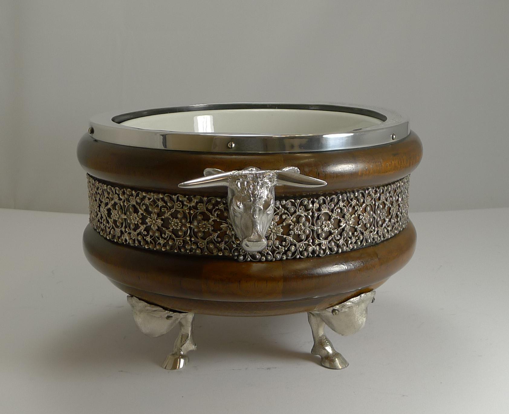 Late 19th Century Rare Novelty English Figural Oak and Silver Plate Salad Bowl - Bull, 1888