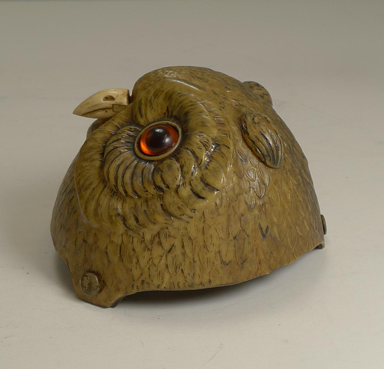 Rare Novelty / Figural Mechanical Bell in Early Celluloid, circa 1900, Owl In Good Condition In Bath, GB