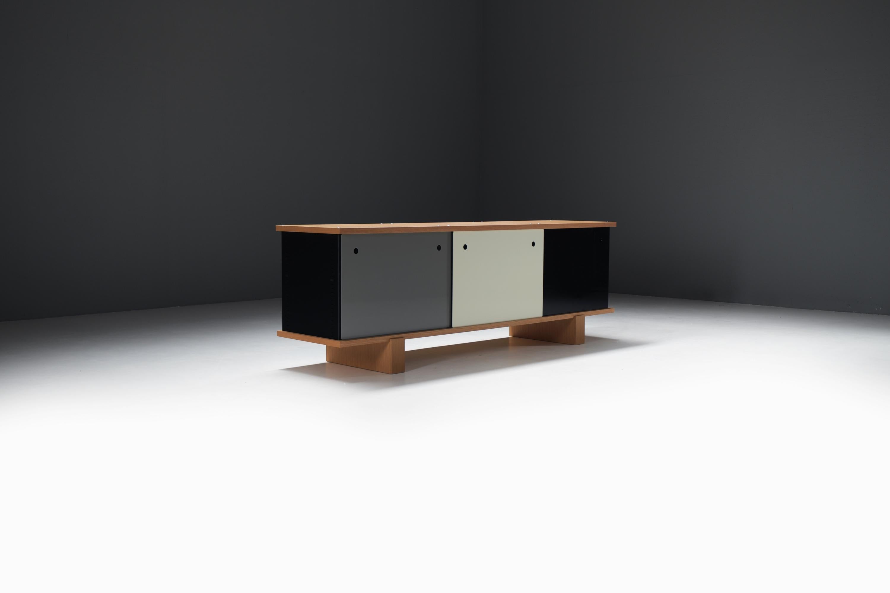 Mid-Century moderno Rara credenza Nuage 526 Bloc di Charlotte Perriand per Cassina i Maestri Italia in vendita