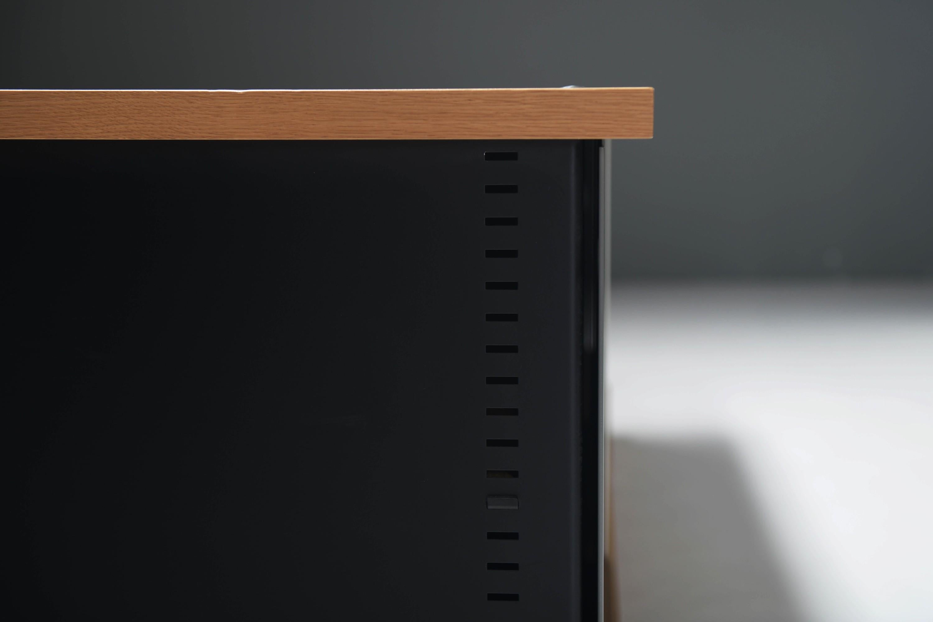 XX secolo Rara credenza Nuage 526 Bloc di Charlotte Perriand per Cassina i Maestri Italia in vendita