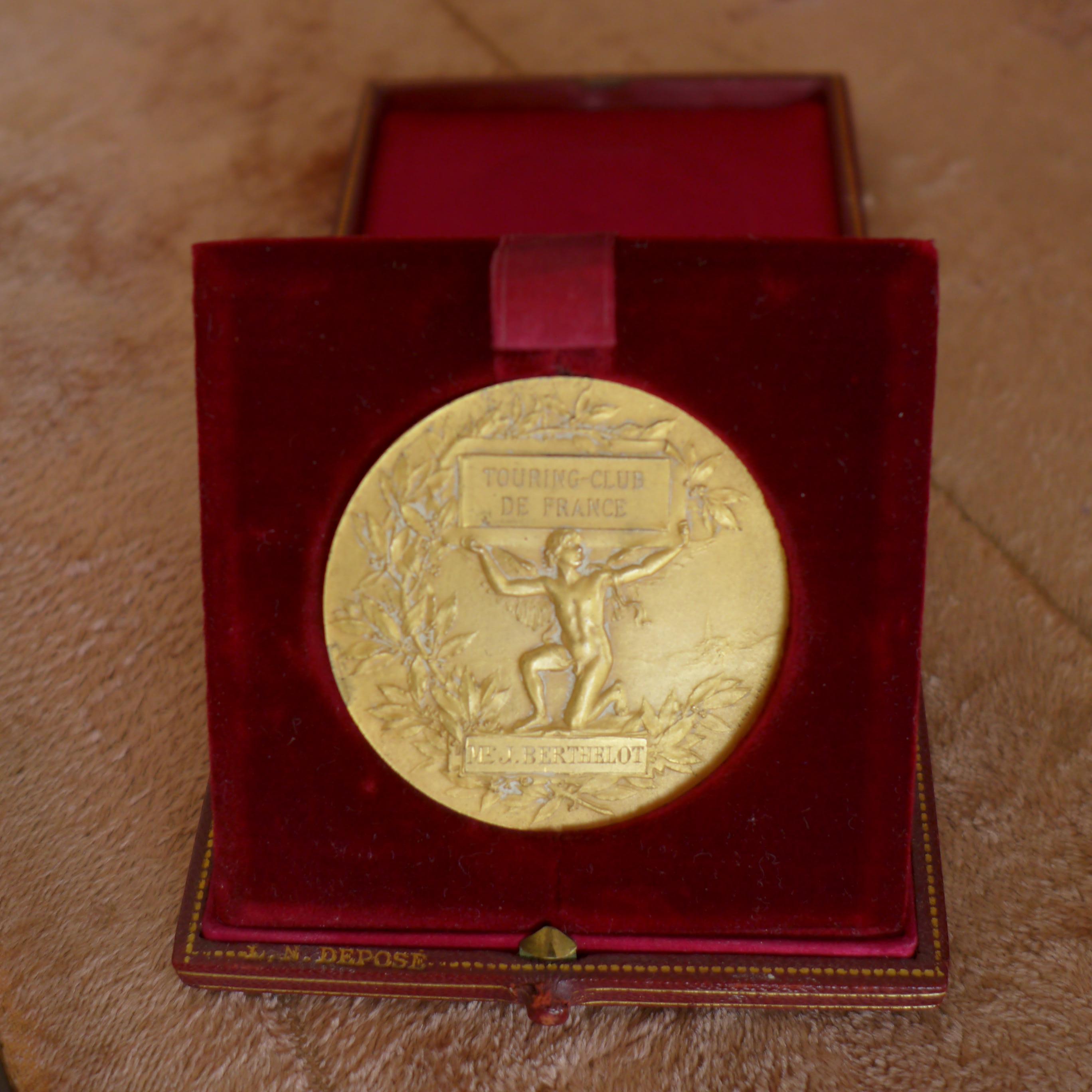 Seltene Numismatische Touring Club de France Silber Medaille von J.N.Deposé (Französisch) im Angebot