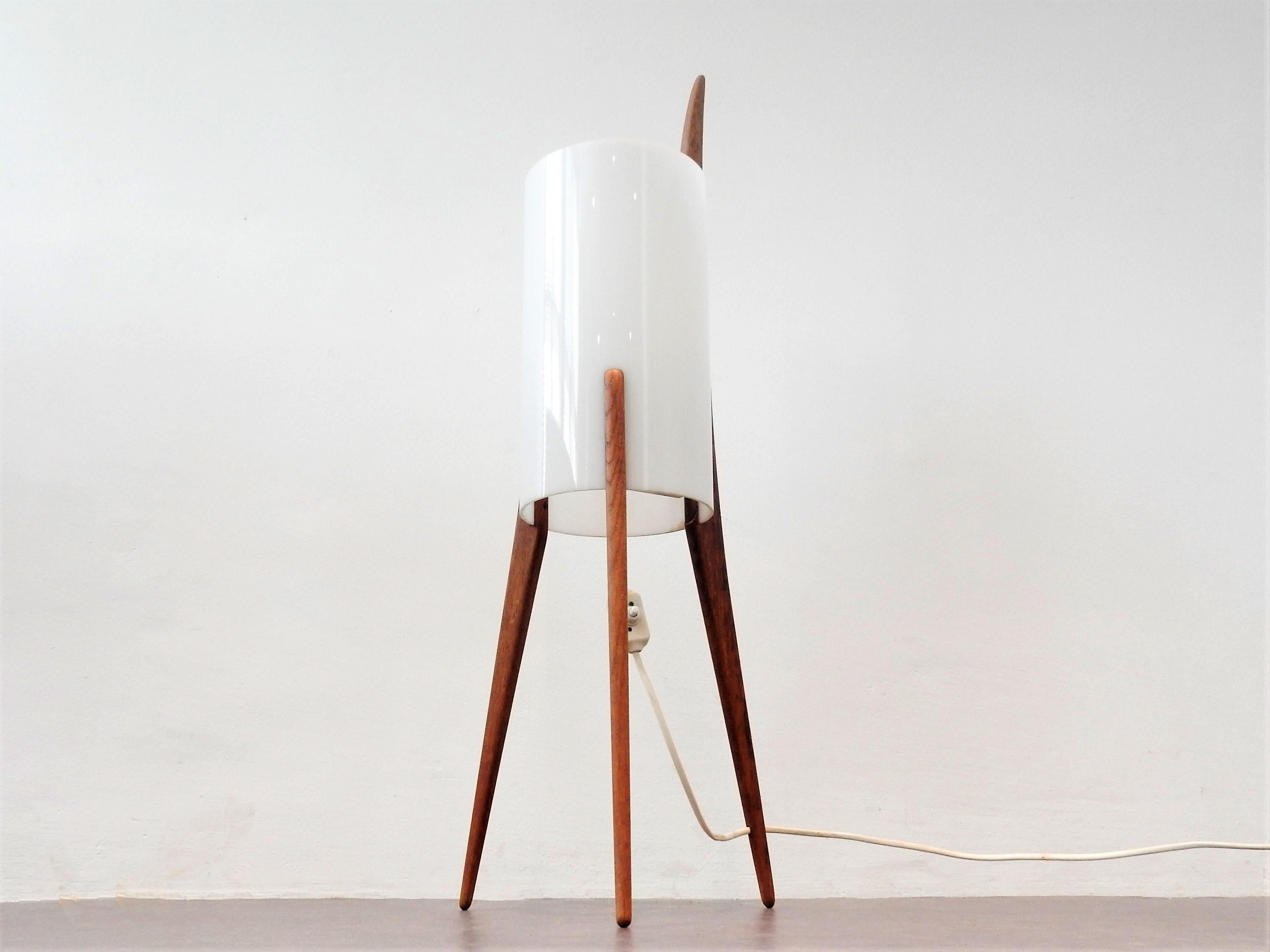 Mid-Century Modern Rare Oak and Plexiglass Tripod Floor Lamp by Uno & Östen Kristiansson for Luxus For Sale
