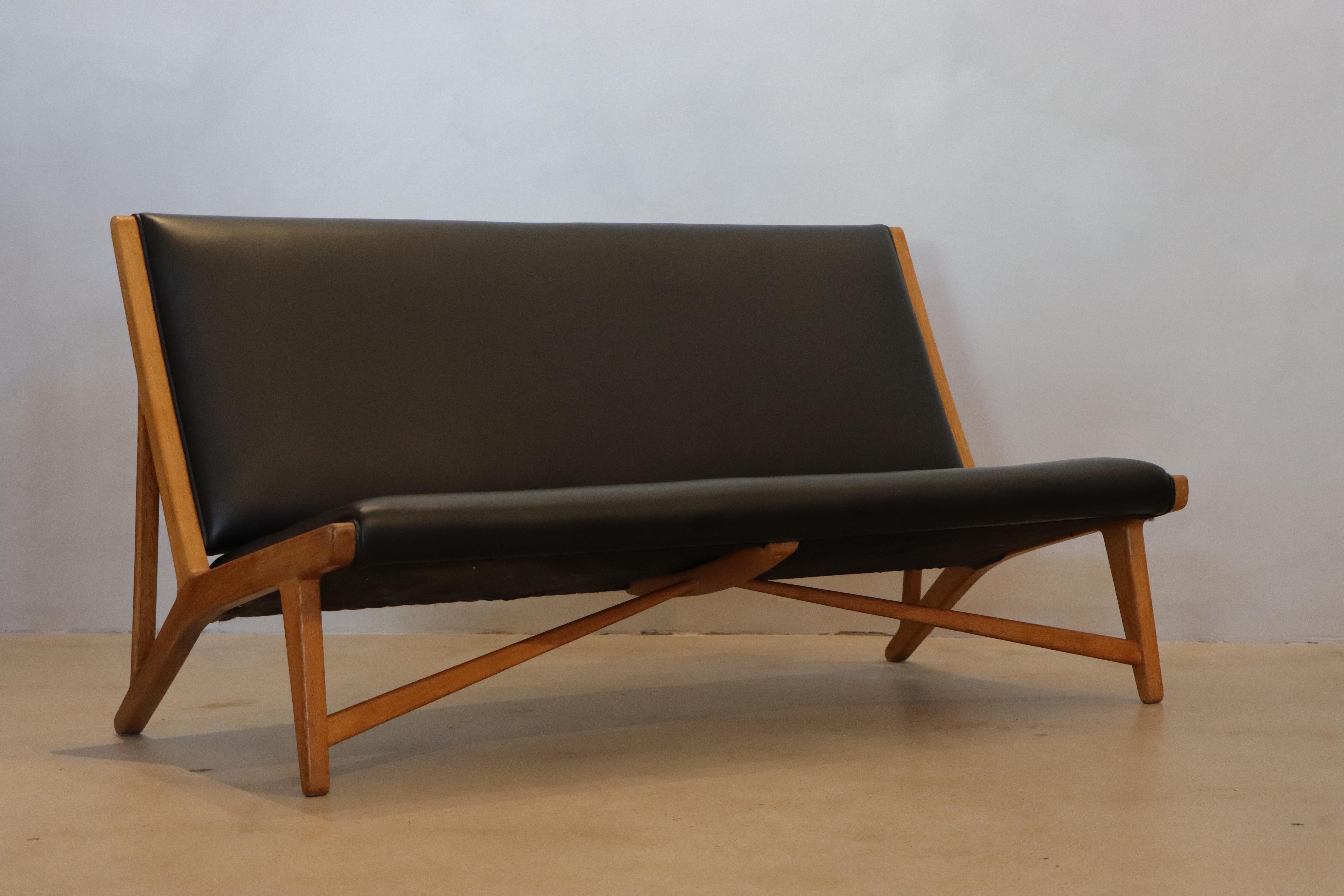Rare Oak “JH 555” Sofa by Hans J. Wegner, Johannes Hansen, Denmark, 1950s 1
