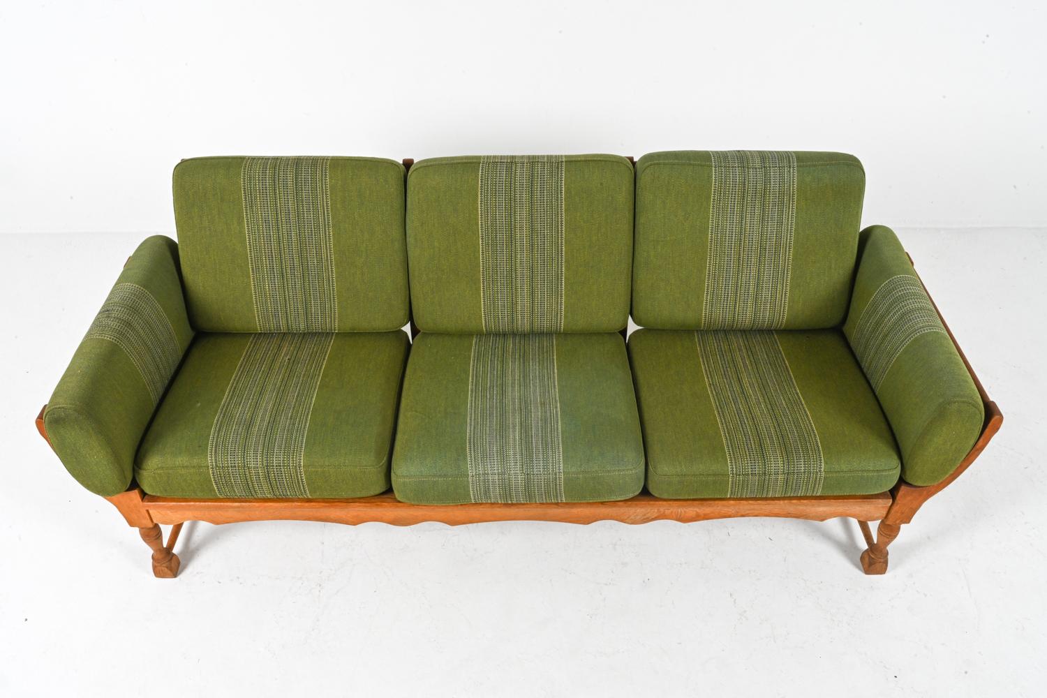 Raro divano in Oak di Henry Kjaernulf, Danimarca, circa anni '70 In condizioni buone in vendita a Norwalk, CT
