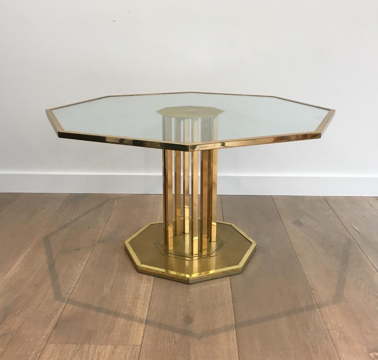 Rare table basse octogonale en laiton et verre Design, française, circa 1970 en vente 4