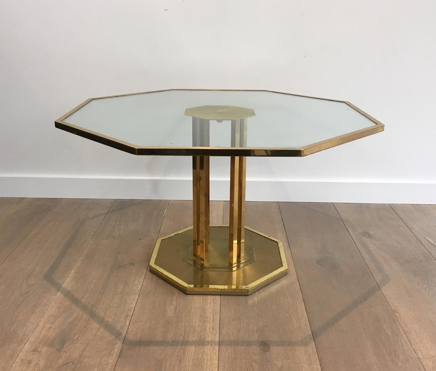 Rare Octagonal Brass and Glass Design Coffee Table, French, circa 1970 In Good Condition For Sale In Marcq-en-Barœul, Hauts-de-France
