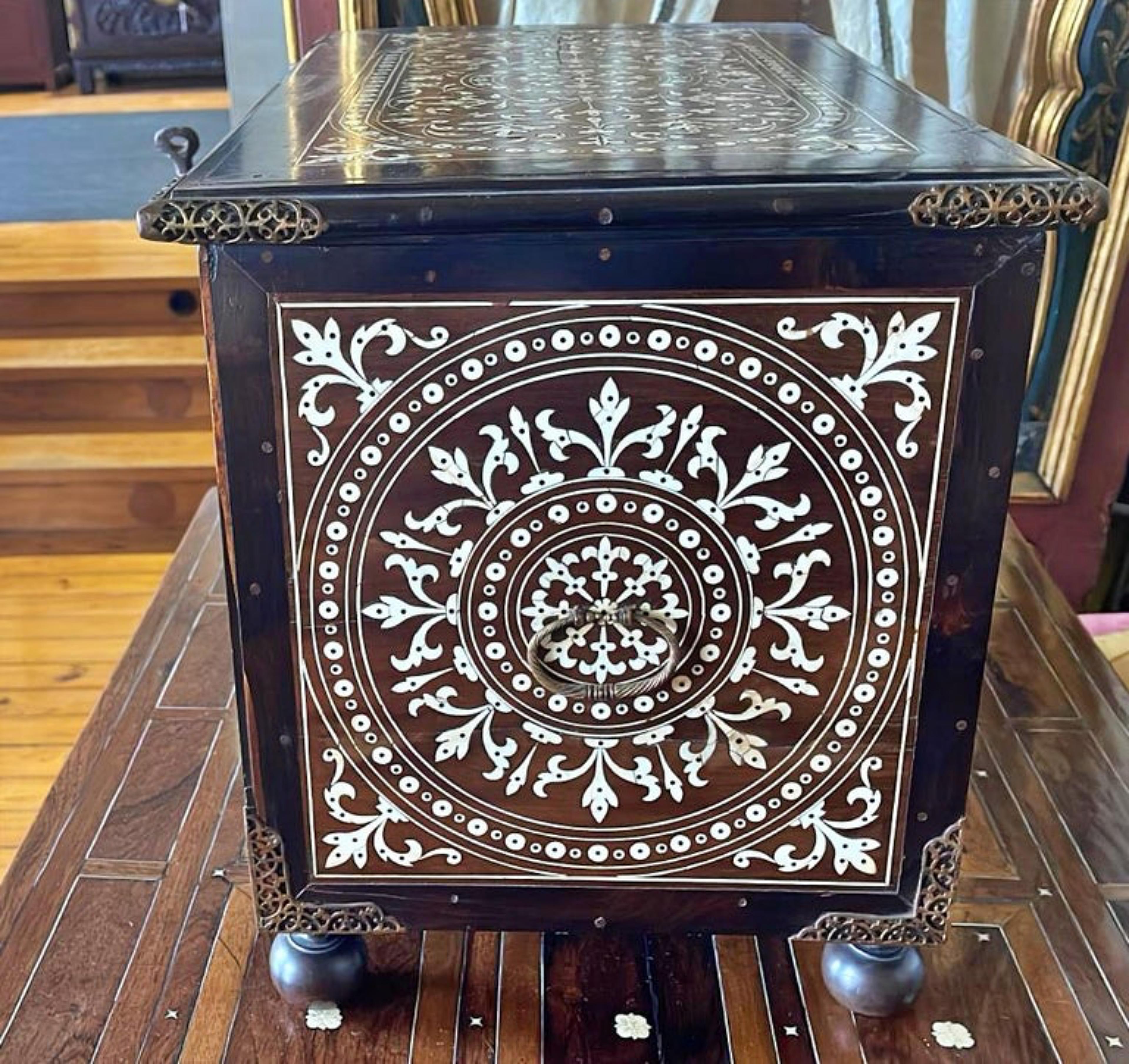 RARE OFFICE ARK  Indo-Portuguese, from the 17th century (early) 1