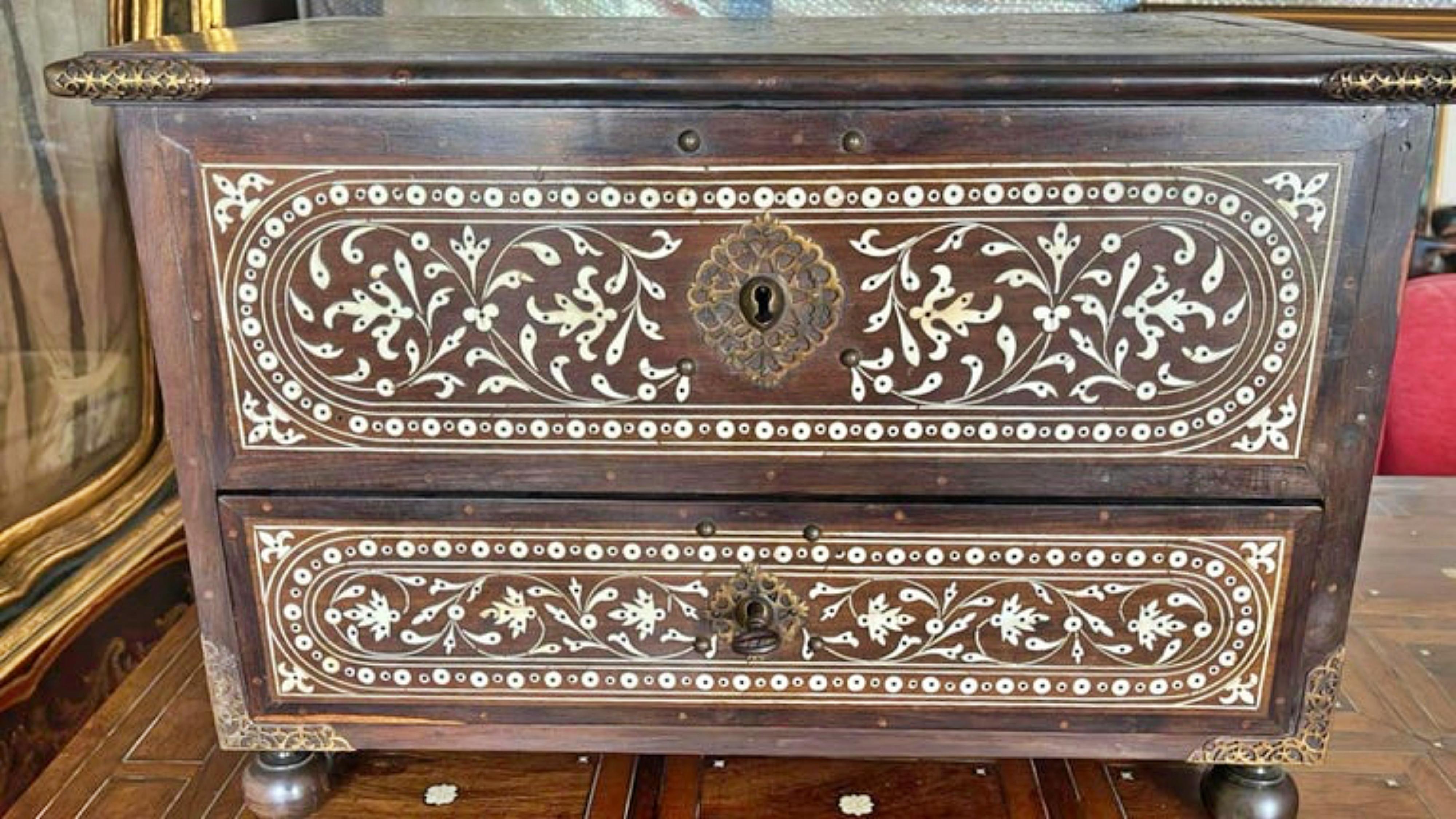 RARE OFFICE ARK  Indo-Portuguese, from the 17th century (early) 2