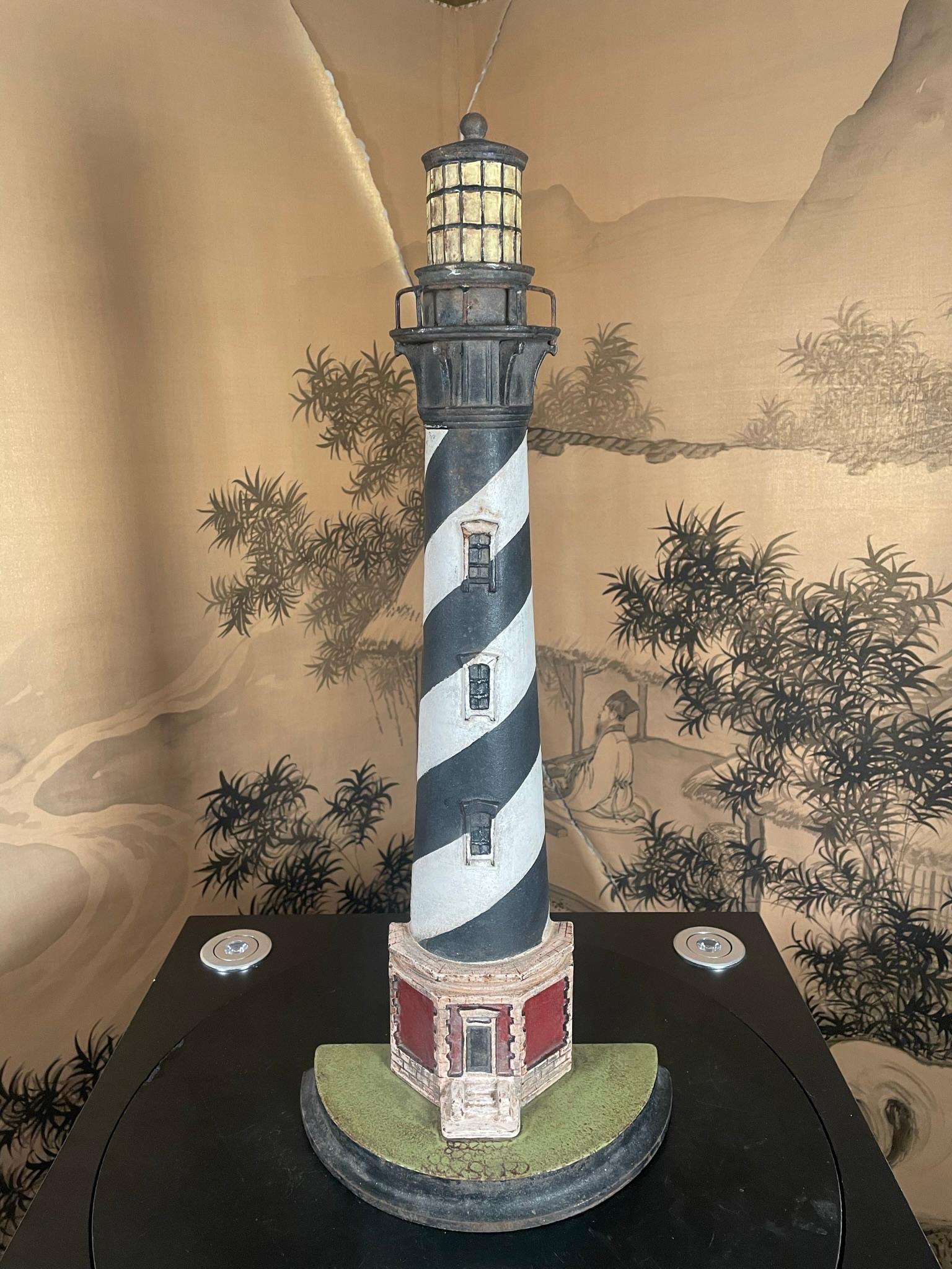 Seltene alte „Cape Hattaras“ Leuchtturm-Skulptur in lebhaften Originalfarben im Angebot 5
