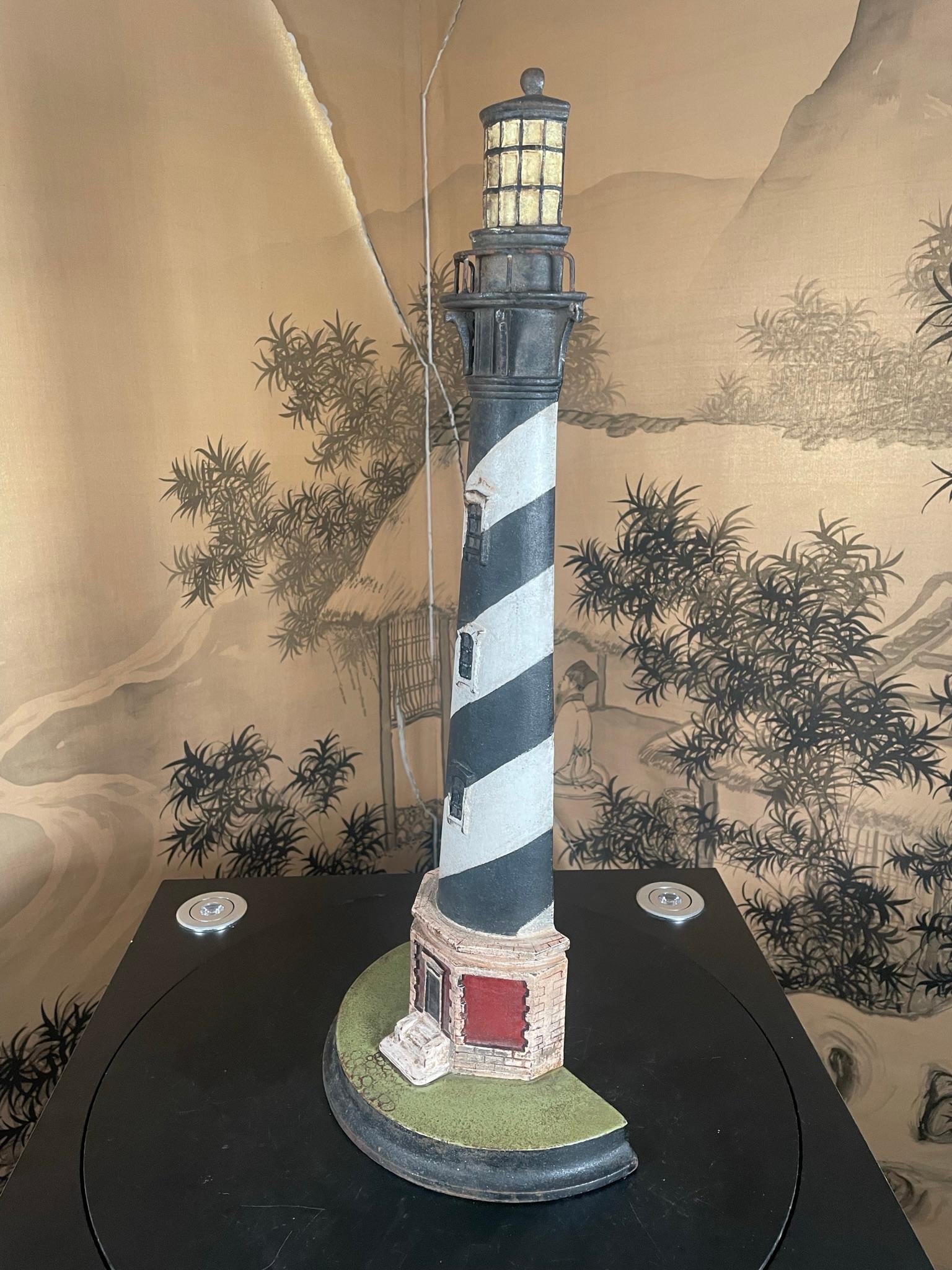 Seltene alte „Cape Hattaras“ Leuchtturm-Skulptur in lebhaften Originalfarben im Angebot 6