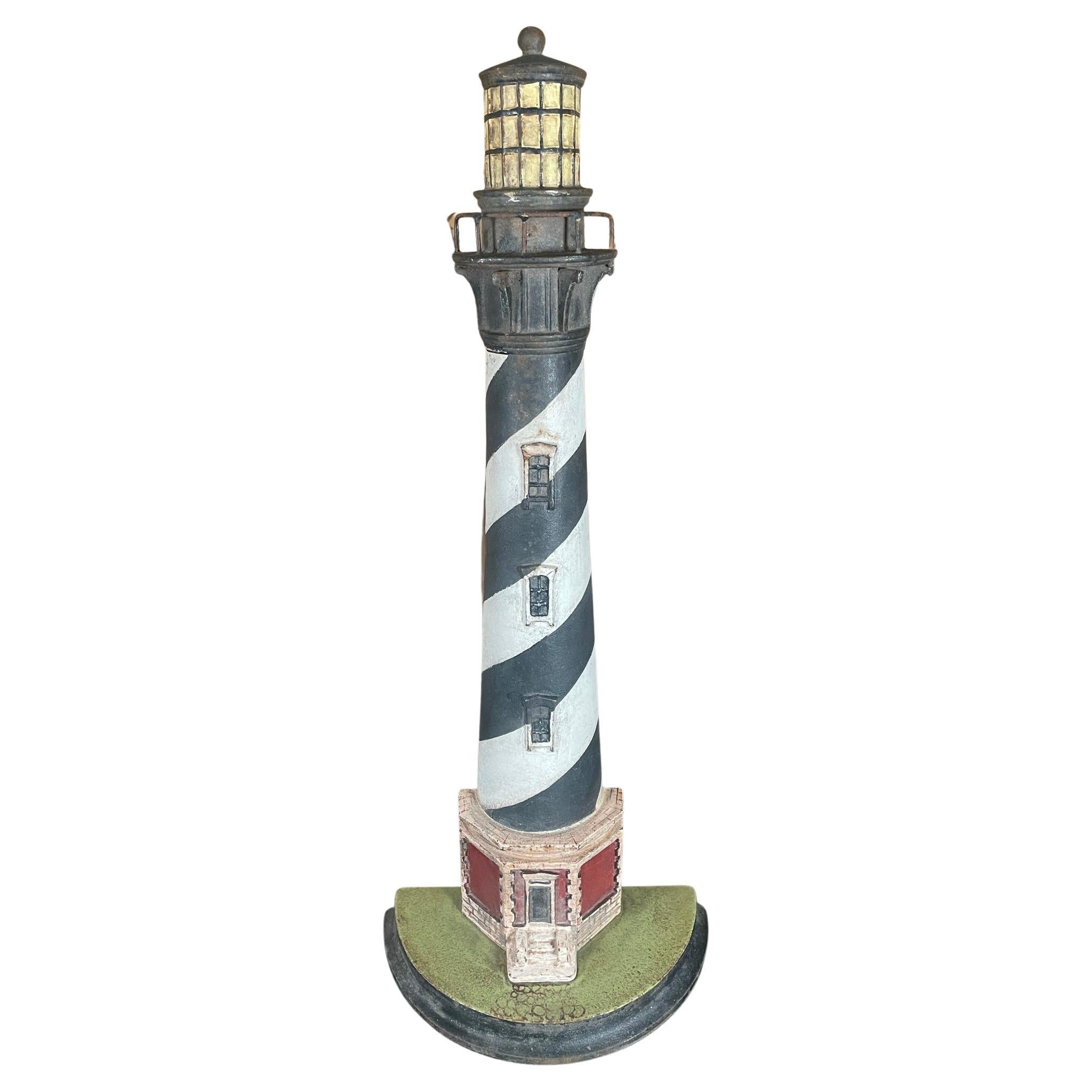 Seltene alte „Cape Hattaras“ Leuchtturm-Skulptur in lebhaften Originalfarben