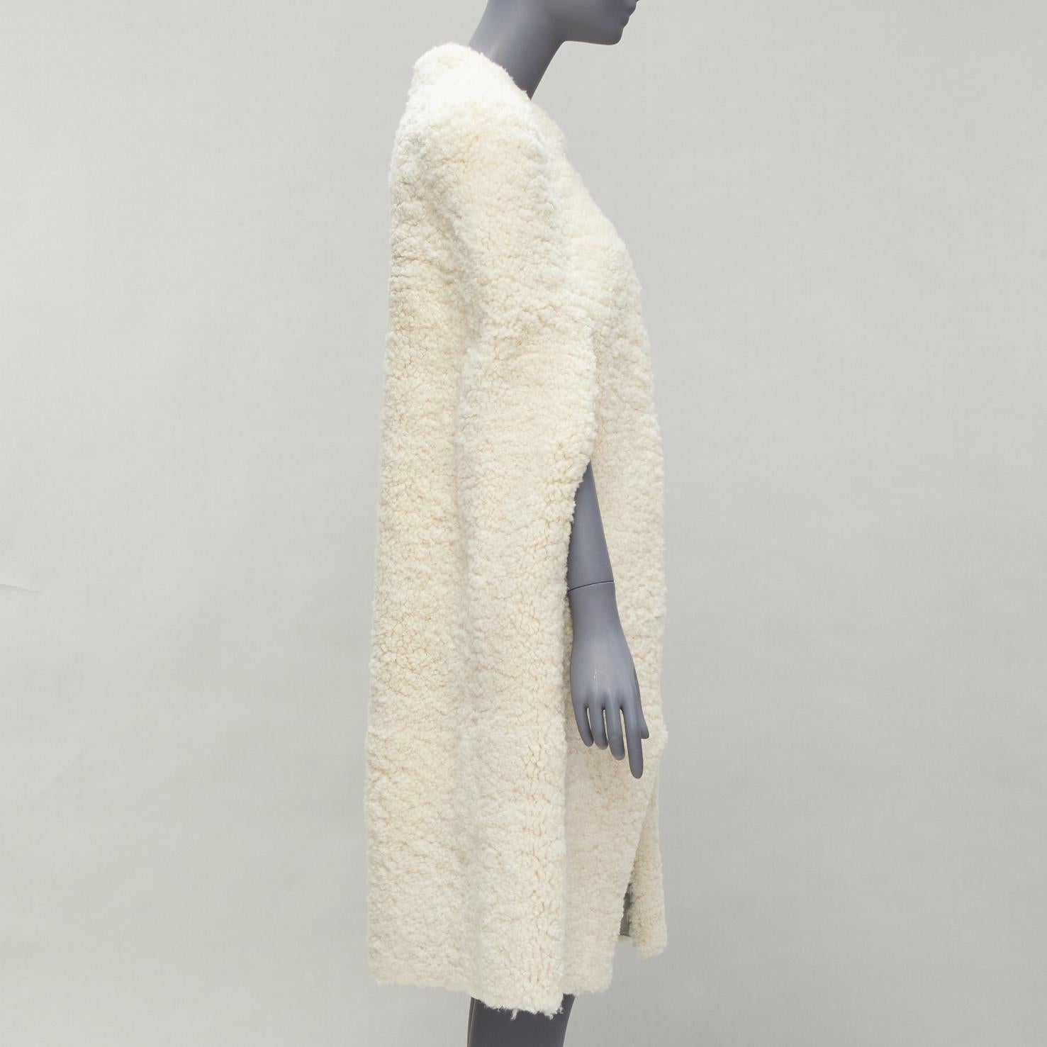 rare OLD CELINE Phoebe Philo 2010 Runway gold buckle cream shearling cape FR36 In Good Condition For Sale In Hong Kong, NT
