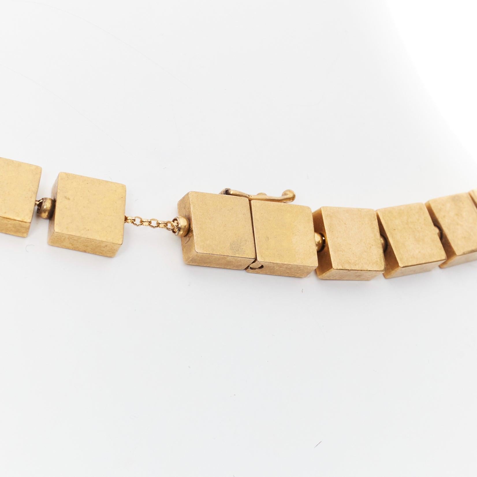 rara VECCHIA Celine Phoebe Philo finitura antica collana a catena con cubi piatti
Riferimento: TGAS/E00728
Marchio: Celine
Designer: Phoebe Philo
Collezione: Passerella
Materiale: Metallo
Colore: oro
Modello: Tinta unita
Chiusura: Chiusura a