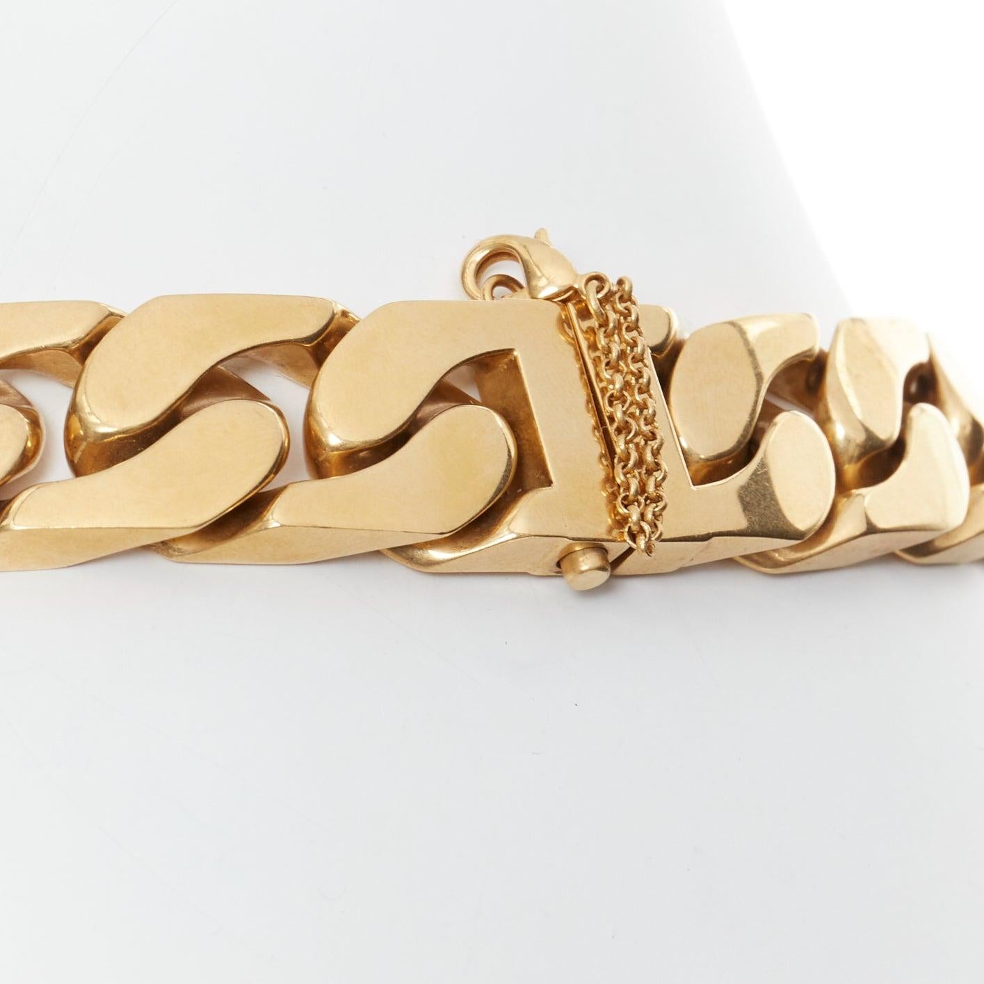 rare OLD CELINE Phoebe Philo gold tone ID plate chunky choker necklace
Reference: TGAS/E00698
Brand: Celine
Designer: Phoebe Philo
Collection: Runway
Material: Metal
Color: Gold
Pattern: Solid
Closure: Clasp
Made in: Italy

CONDITION:
Condition: