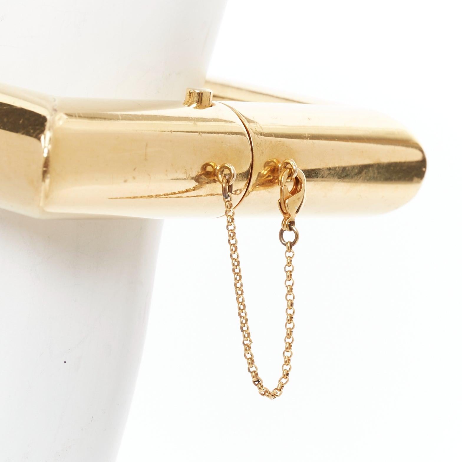 CÉLINE Phoebe Philo Runway rare manchette bangle carrée tubulaire dorée S
Référence : TGAS/E00721
Marque : Celine
Designer : Phoebe Philo
Collectional : Défilé
Matériau : Métal
Couleur : Or
Motif : Solide
Fermeture : Fermeture à poussoir
Détails
