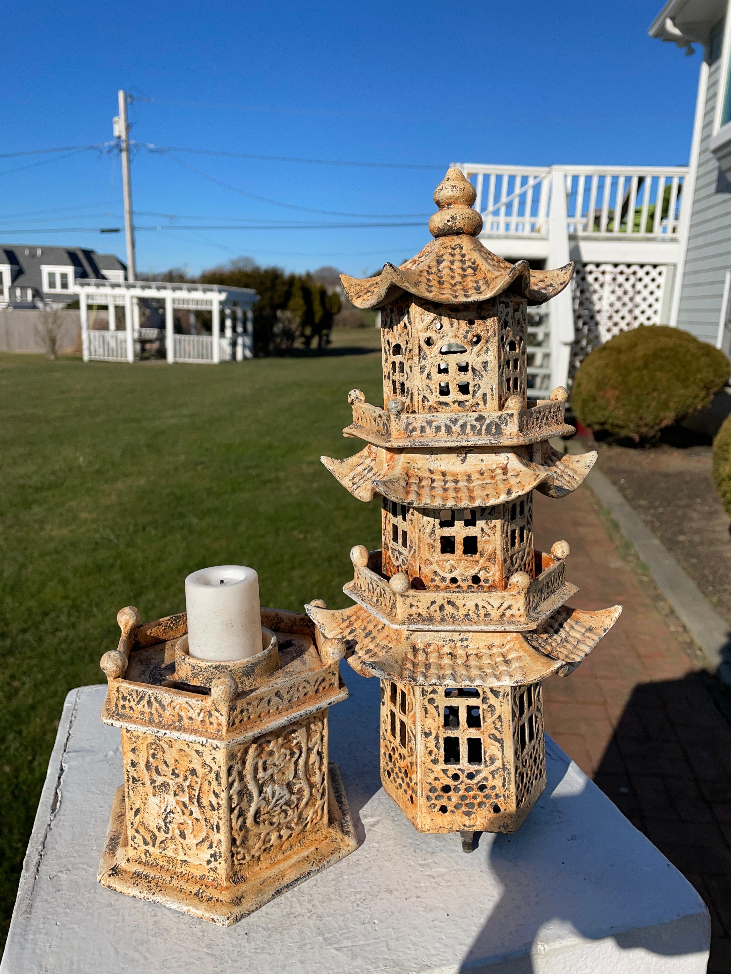 Rare Old Chinese Watch Tower Garden Lighting Lantern In Good Condition For Sale In South Burlington, VT