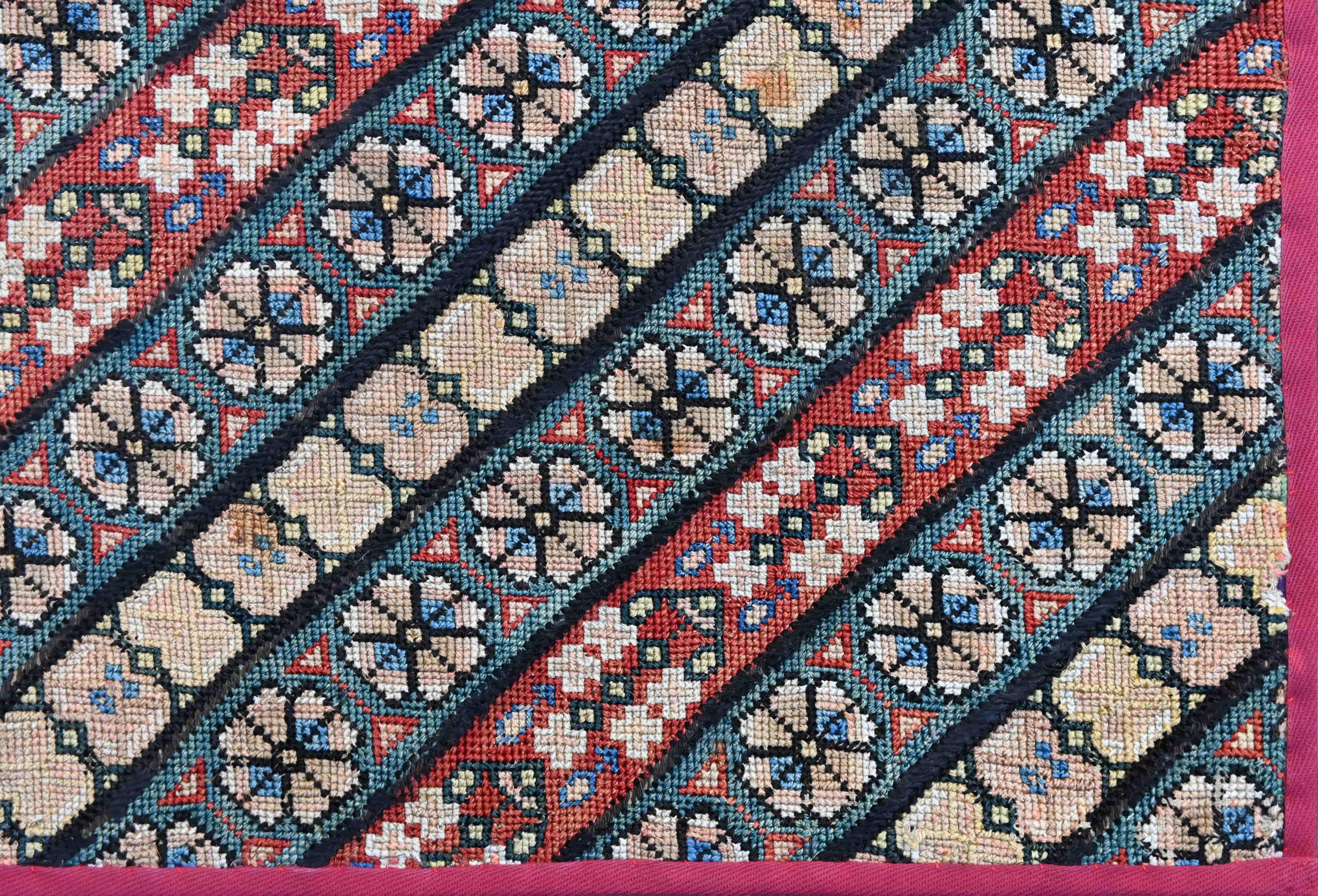 Aubusson Rare Old Petit-point French Tapestry 19th Century - wool & silk- 60x54 - N° 1448 For Sale
