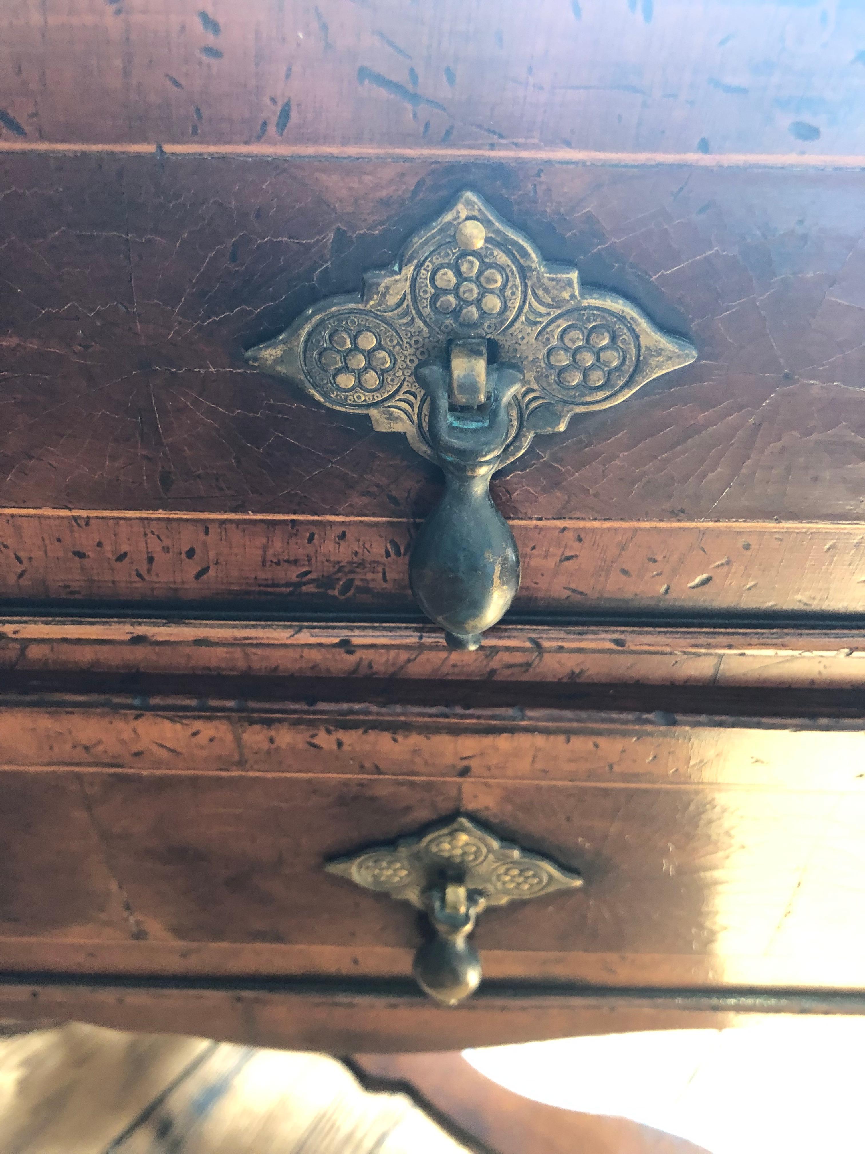 Rare Oyster Wood Lowboy Chest of Drawers In Good Condition In Hopewell, NJ