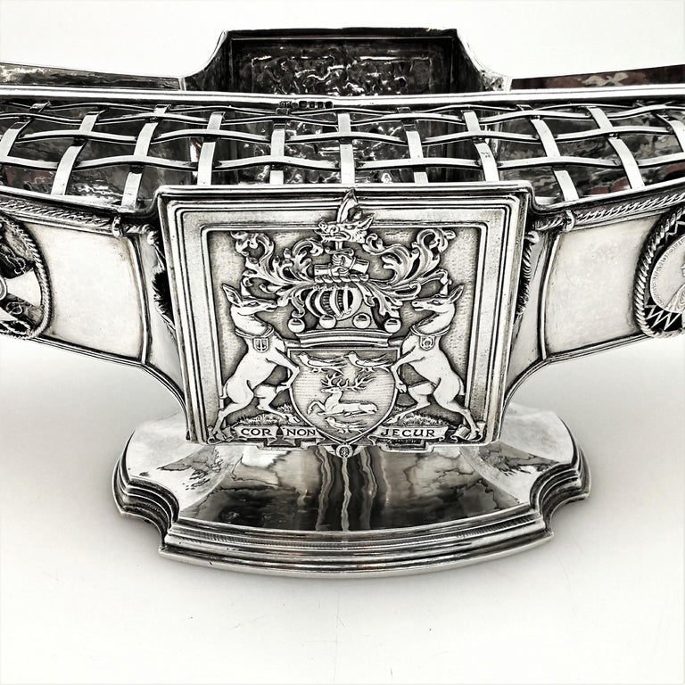 20th Century Rare Omar Ramsden Sterling Silver Arts & Crafts Centrepiece / Rose Bowl 1934 For Sale