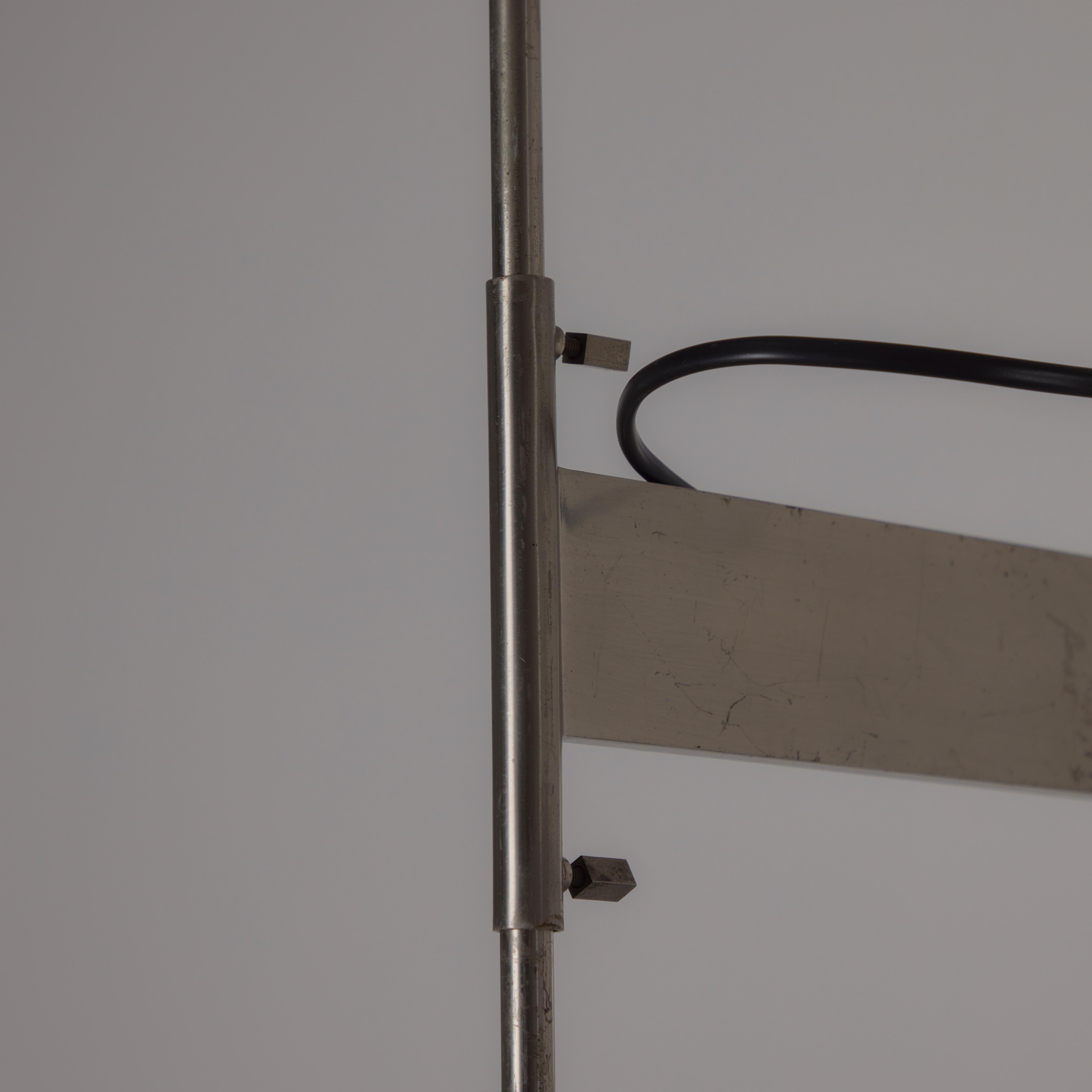 Vetro opalino Rare lampade da parete 'Omega' di Vico Magistretti per Artemide