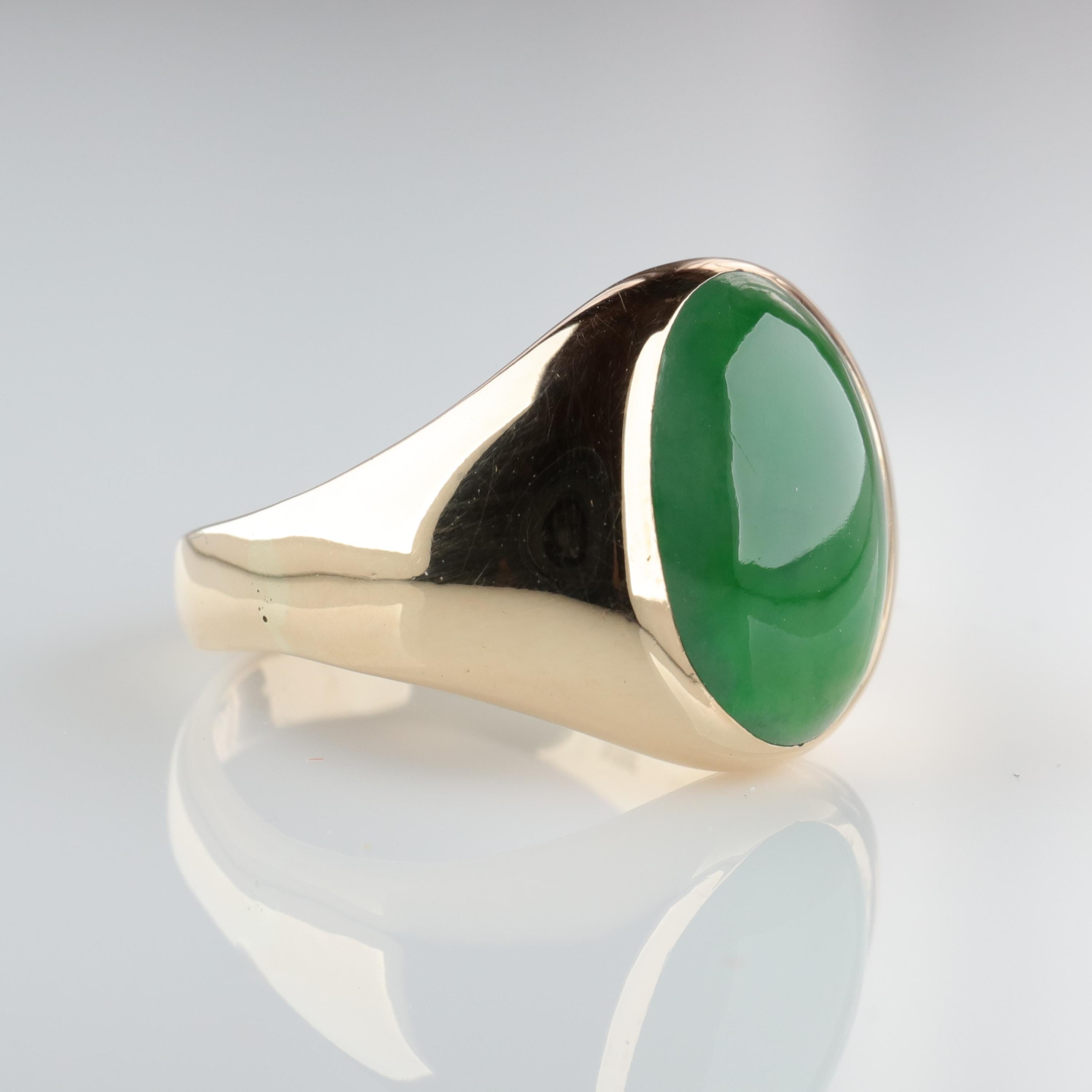 You've heard of Jadeite jade. You've heard of nephrite jade. Have you heard of Omphacite jade? Probably not. As the technology we use in gemology advances, so too does our knowledge. Many of the fine imperial jade pieces long believed (and GIA