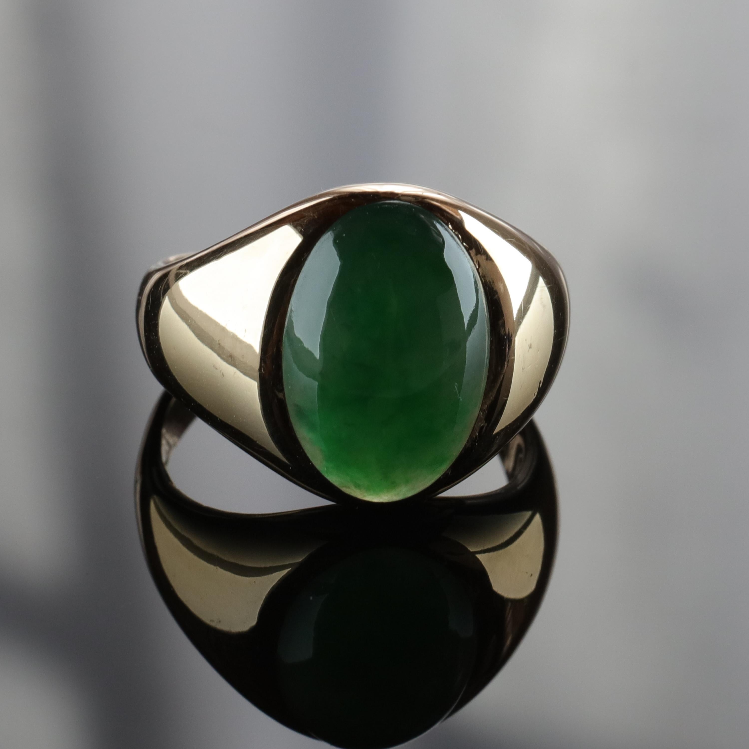 Rare Omphacite Jade Ring In Excellent Condition In Southbury, CT