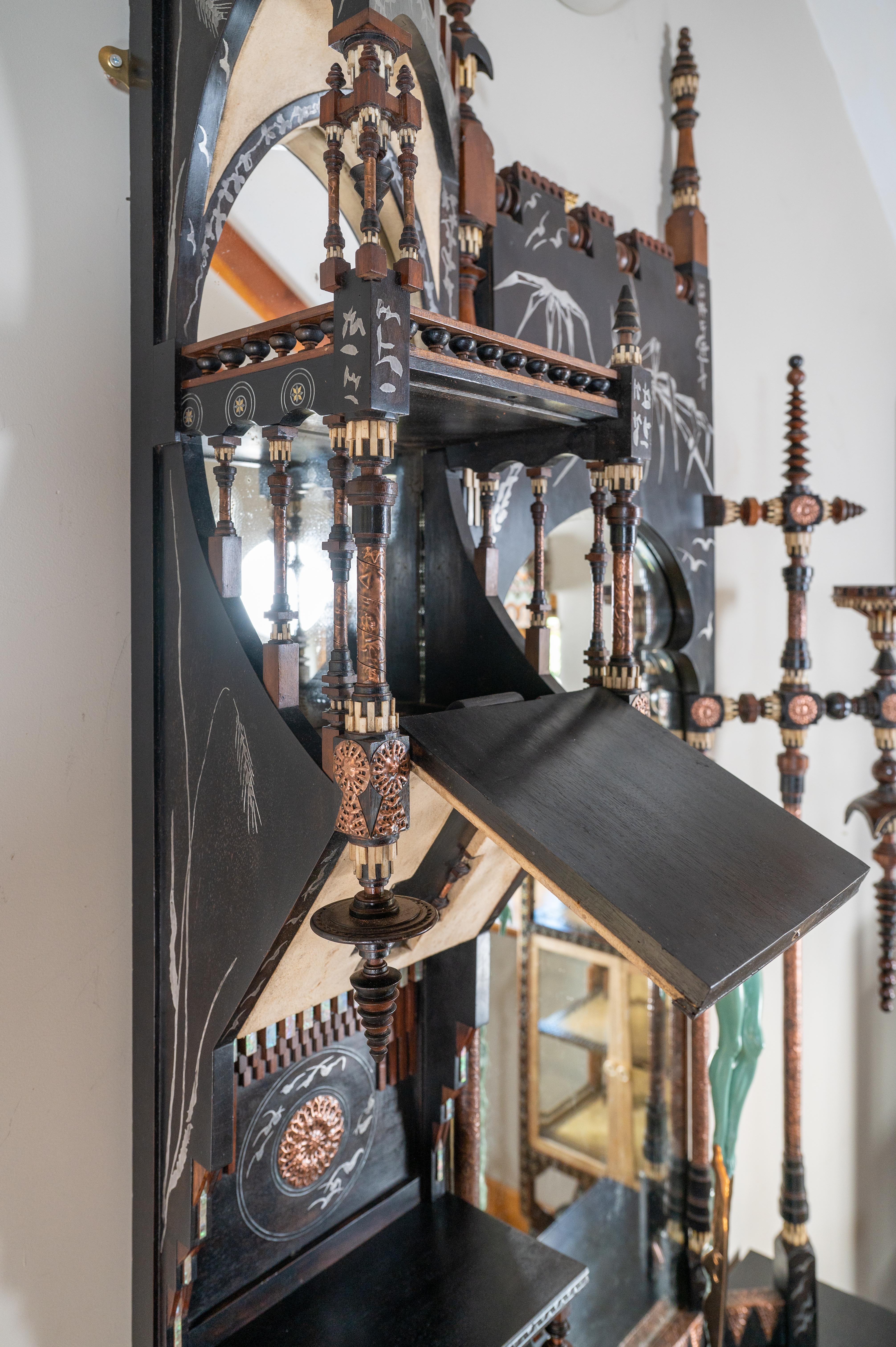 Seltener & einzigartiger Hall Konsolentisch & Spiegel von Carlo Bugatti, Intarsienarbeit im Angebot 8