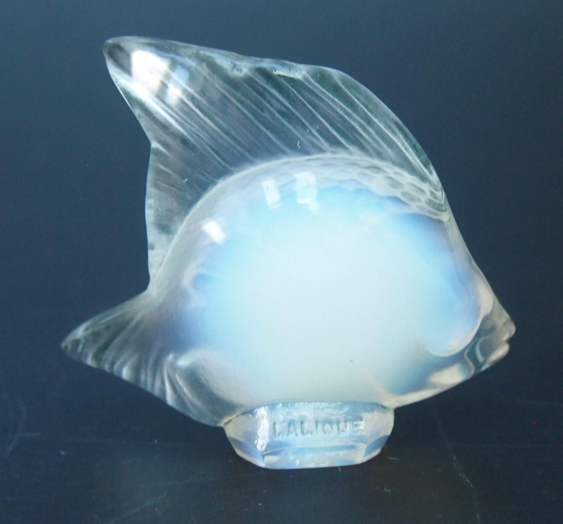 French Rare Opal Rene Lalique Poisson Cachet Original from Early 1920s
