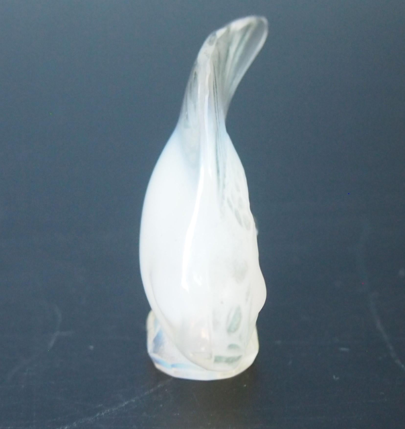 Rare Opal Rene Lalique Poisson Cachet Original from Early 1920s In Good Condition In Worcester Park, GB