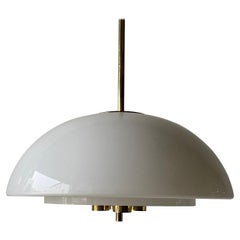 Lampe à suspension de luxe en verre opalin et laiton, Limburg, années 1960, Allemagne