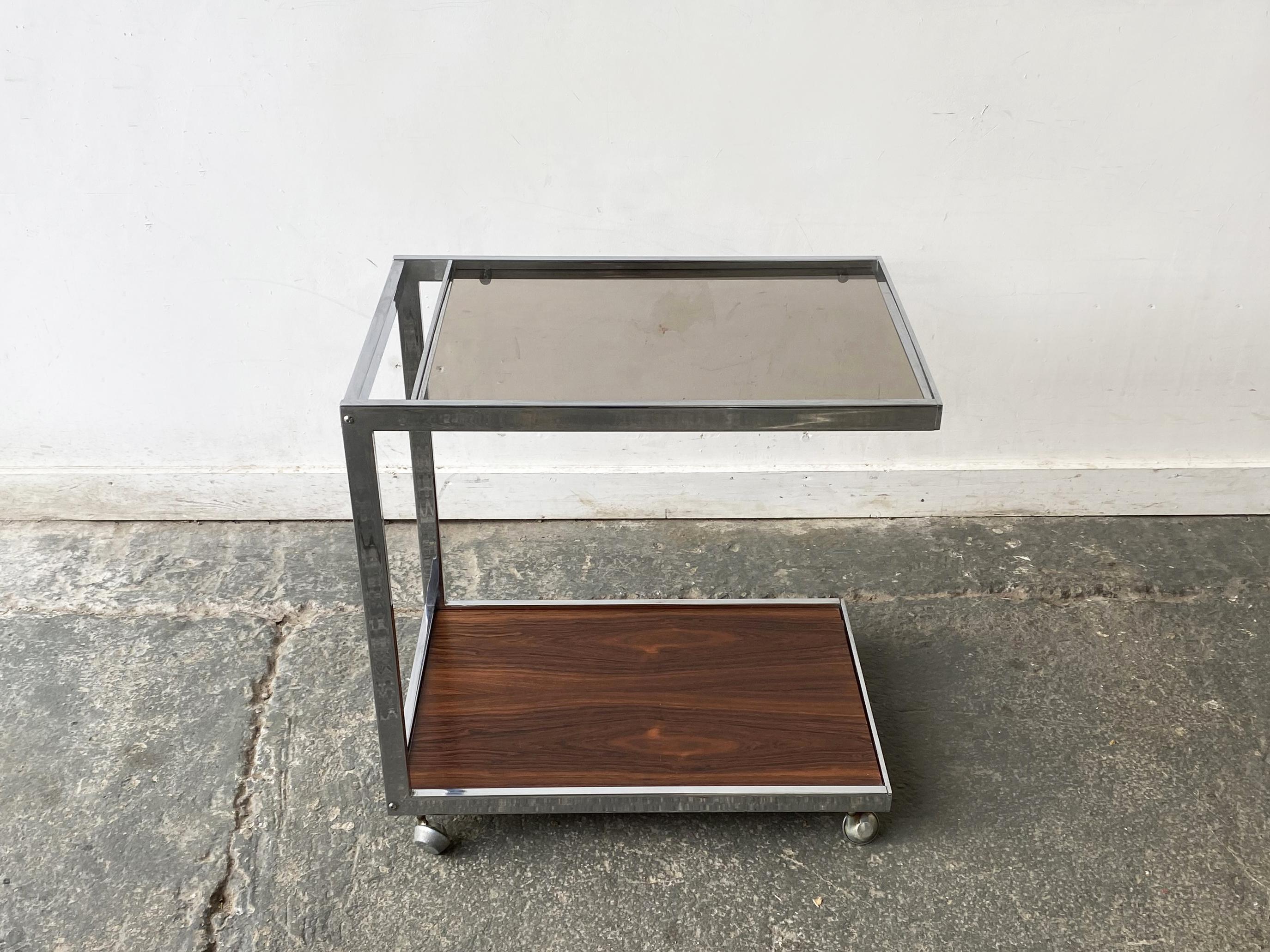 Mid-Century Modern Rare open ended drinks trolley / bar cart by Howard Miller for MDA For Sale