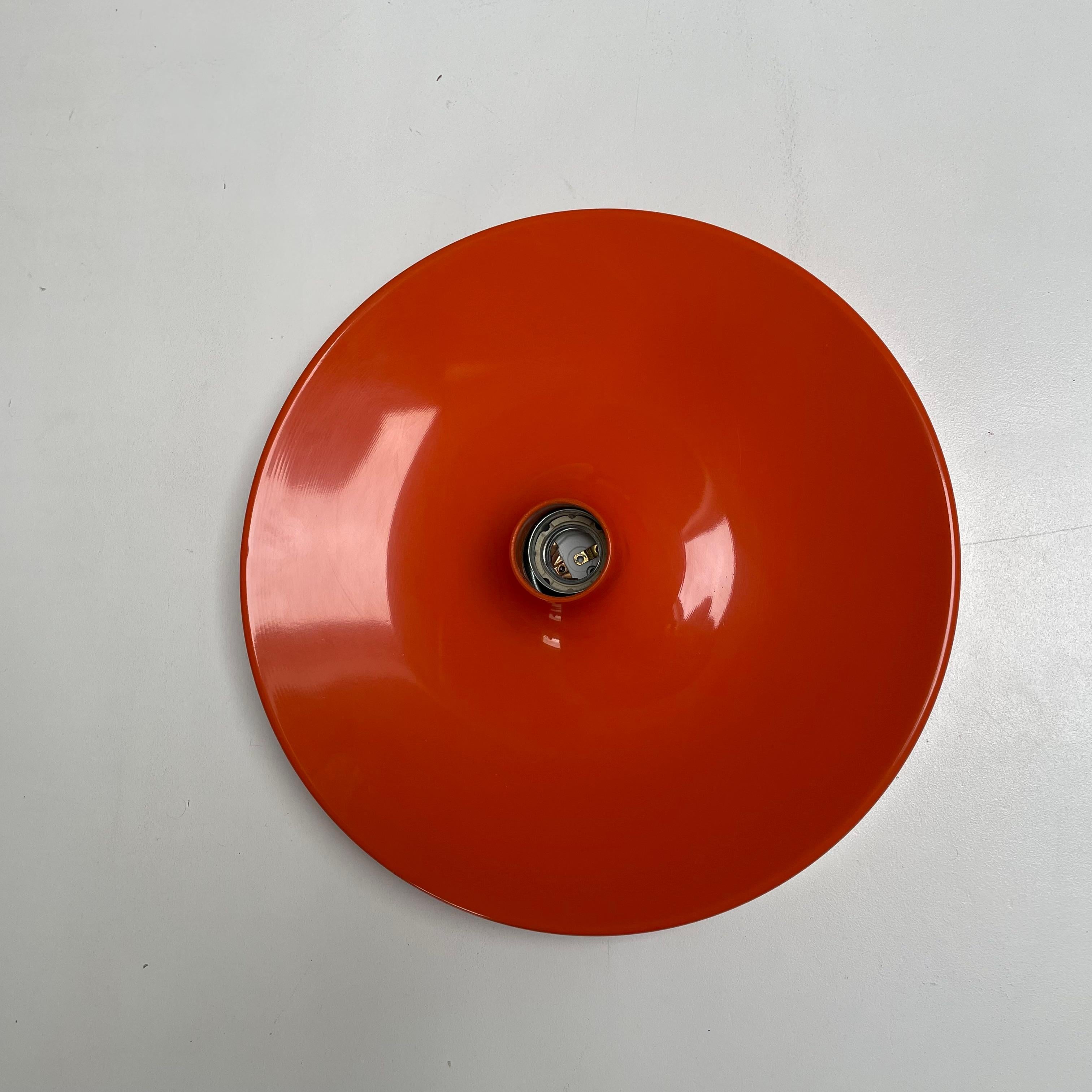 Article:

orange tone wall light


Producer:

Staff lights



Origin:

Germany



Age:

1970s



Description:

Original 1970s modernist German wall light made of solid aluminium metal in orange tone. This super rare wall light was produced in the