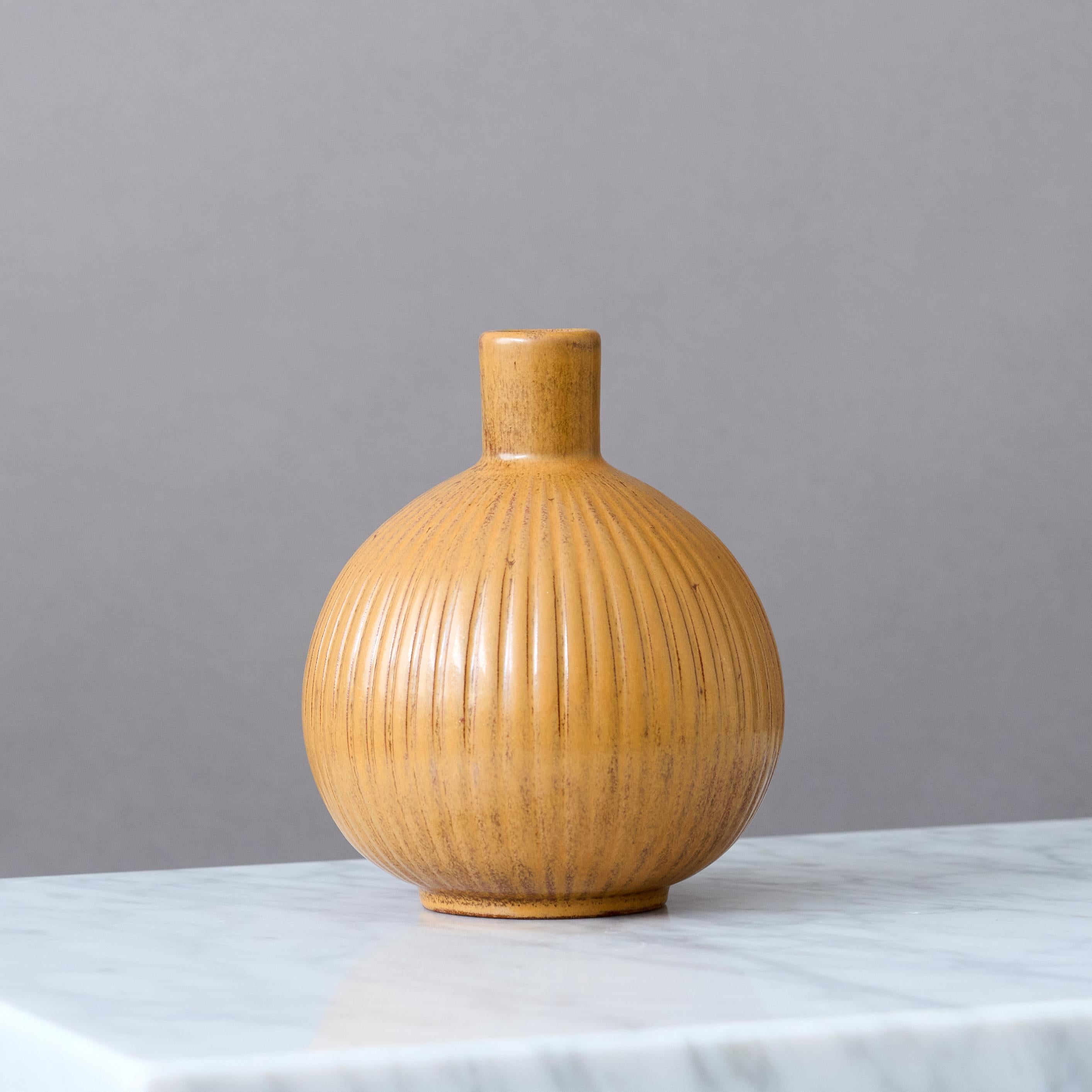 Suédois Rare vase en céramique orange d'Arthur Percy pour Upsala Ekeby, Suède, 1941-1948. en vente