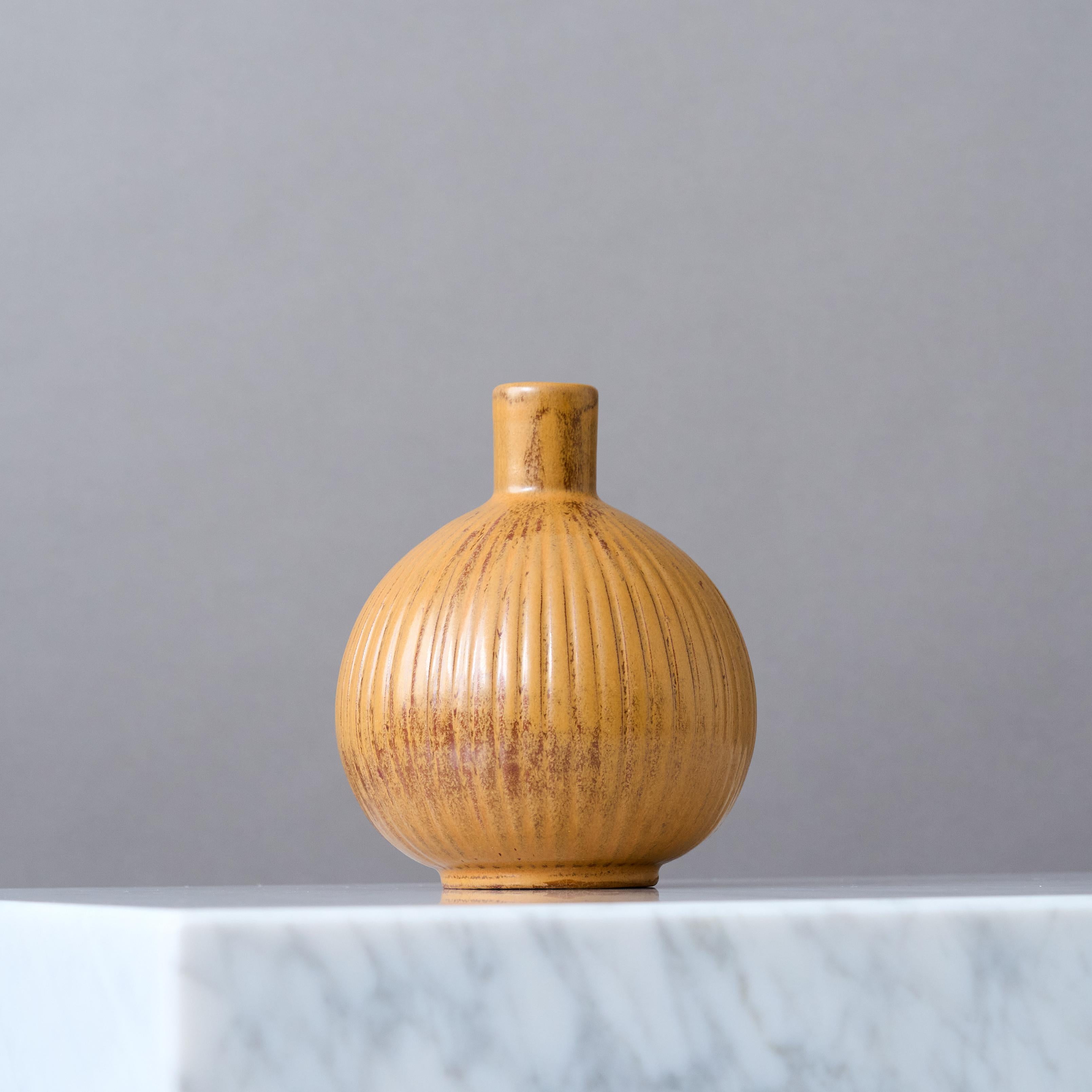 Céramique Rare vase en céramique orange d'Arthur Percy pour Upsala Ekeby, Suède, 1941-1948. en vente