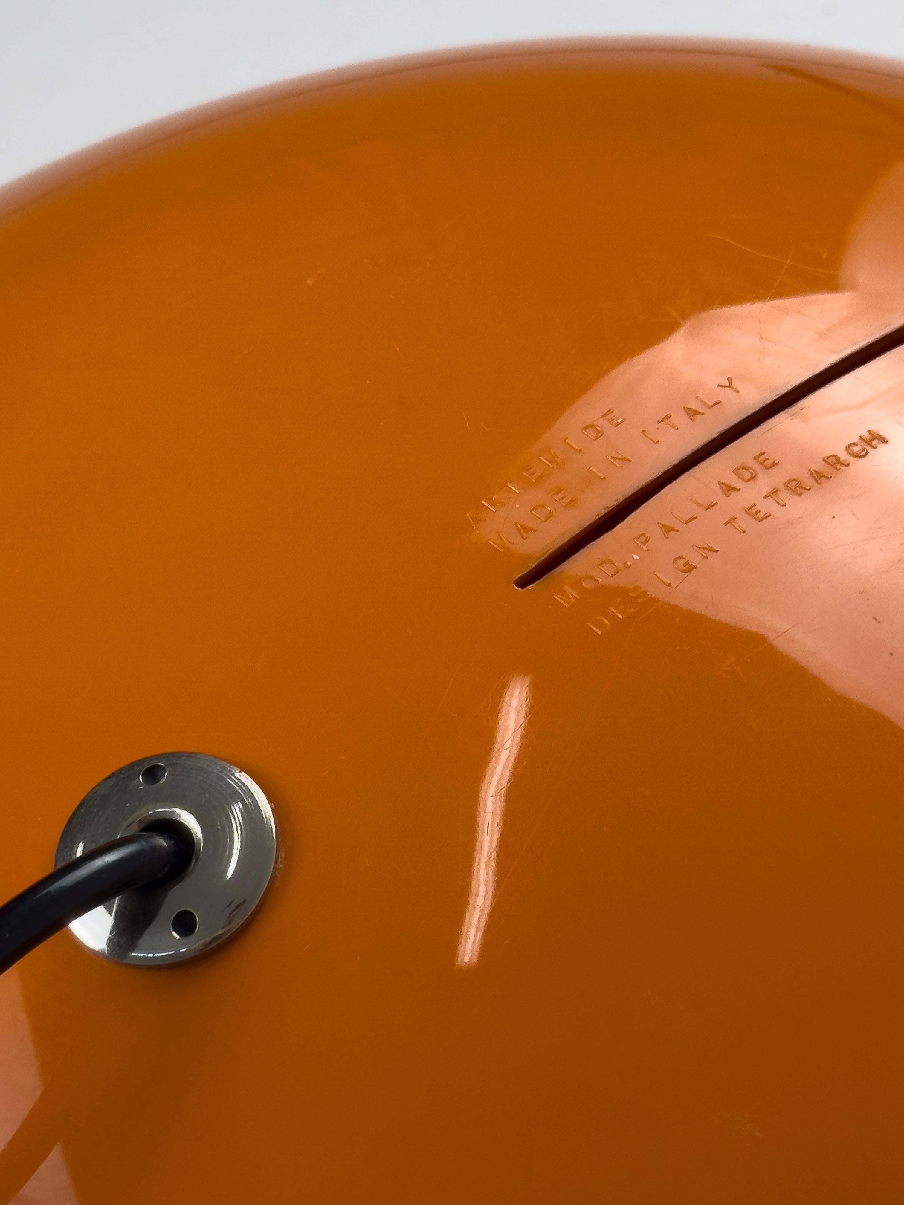 Rare lampadaire Orange Pallade (1ère édition 1968) du Studio Tetrarch pour Artemide en vente 5