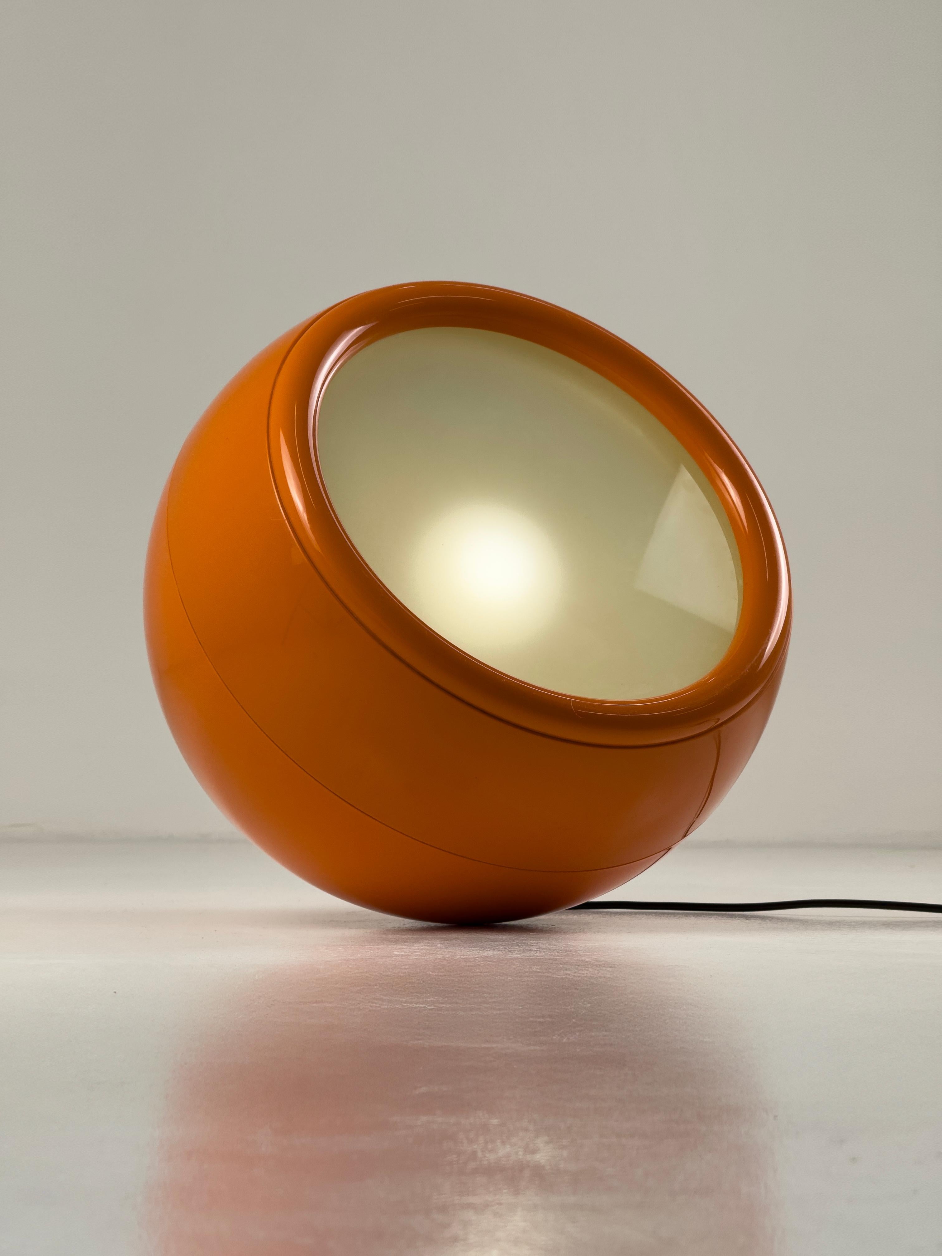 Ère spatiale Rare lampadaire Orange Pallade (1ère édition 1968) du Studio Tetrarch pour Artemide en vente