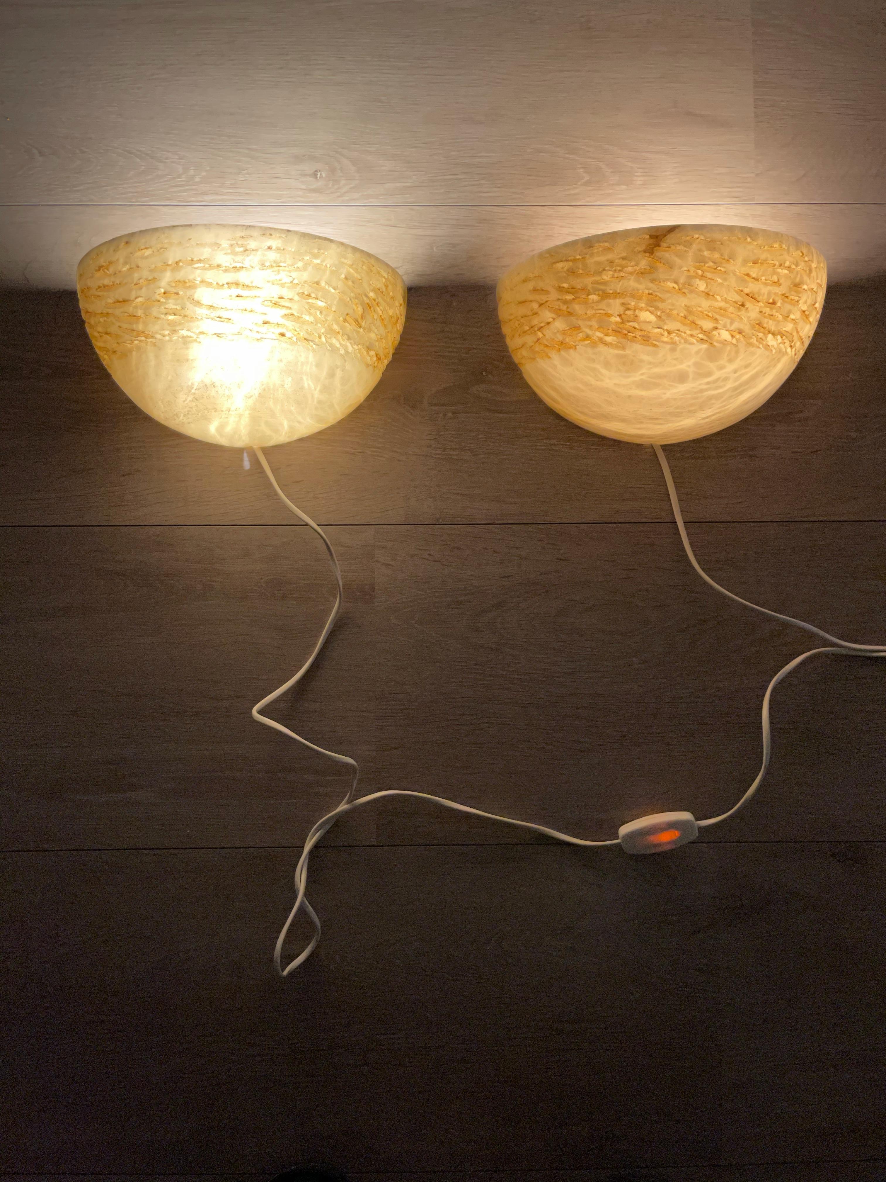 Rare Organic Design Midcentury Modern Pair of Alabaster Wall Sconces Wall Lights For Sale 4