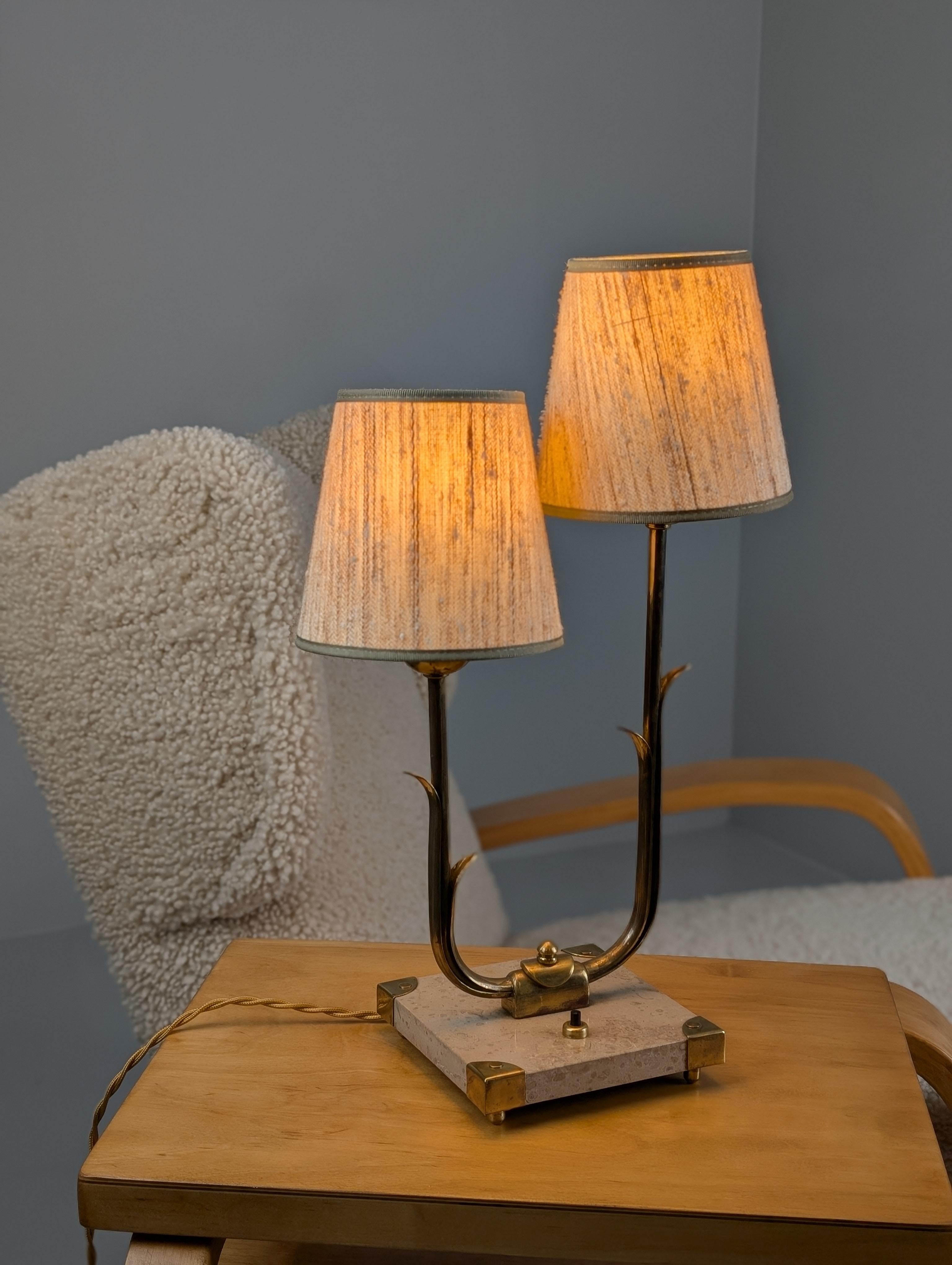 Seltene organische Tischleuchte Model No. 2430/2 aus Messing und Marmor, Valinte Finnland 1950er Jahre im Angebot 7