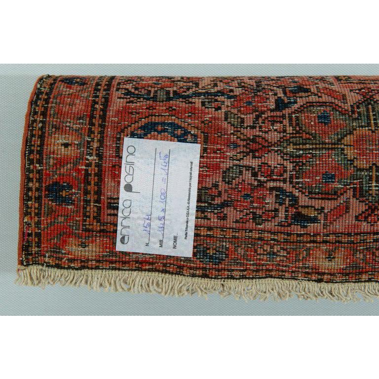 Rare specimen of oriental carpet, of great elegance and wool dyed with indigo blue. I love the 