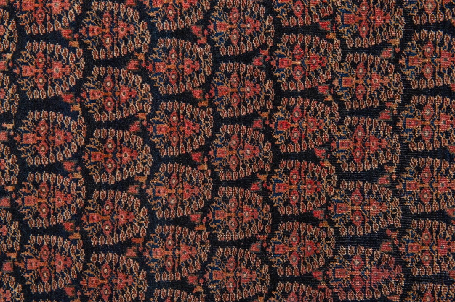 Seltener orientalischer Teppich aus Zentralasien im Zustand „Hervorragend“ im Angebot in Alessandria, Piemonte
