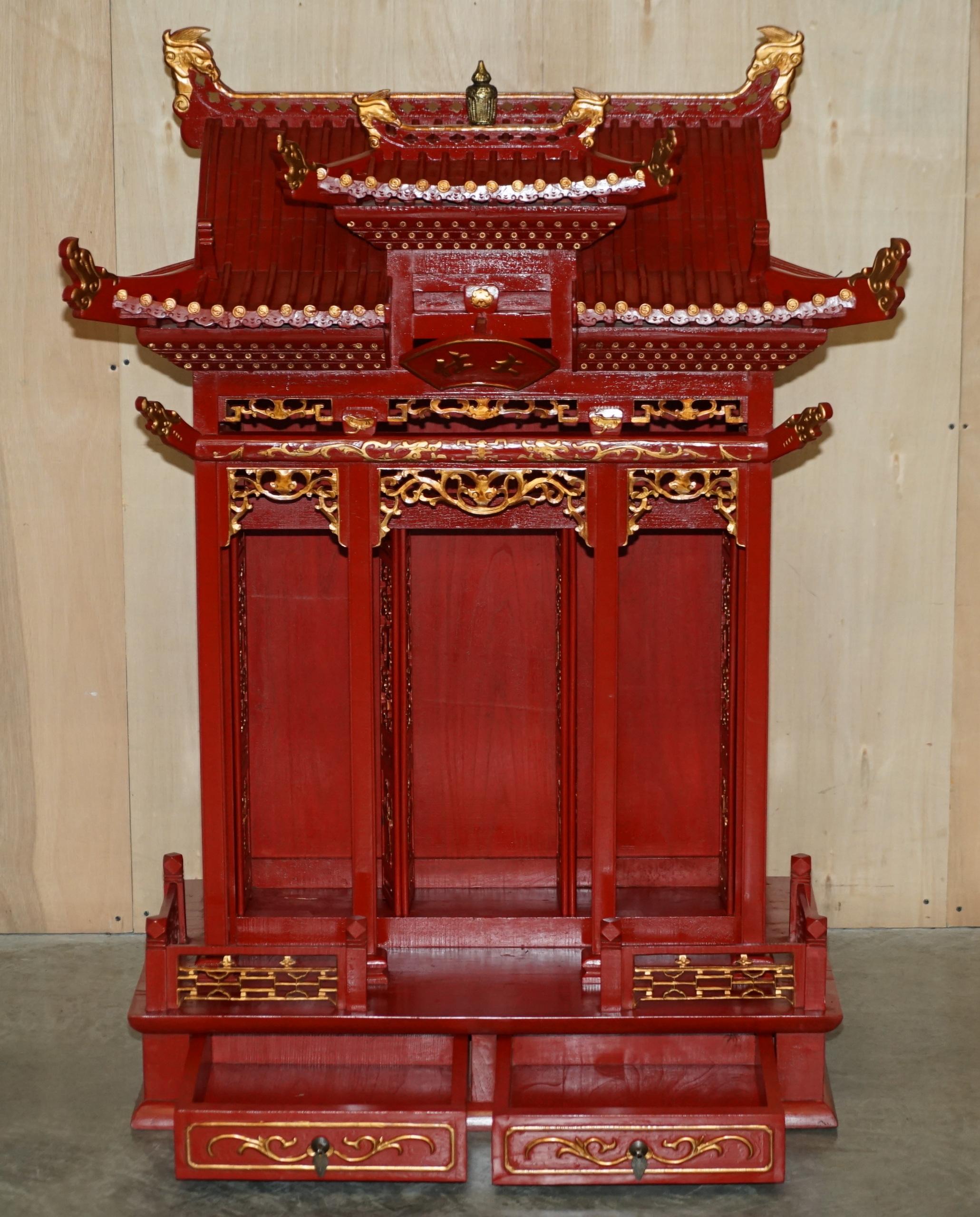 Rare Oriental Chinese Export Vintage Pagoda Top Red Cabinet Very Decorative For Sale 10