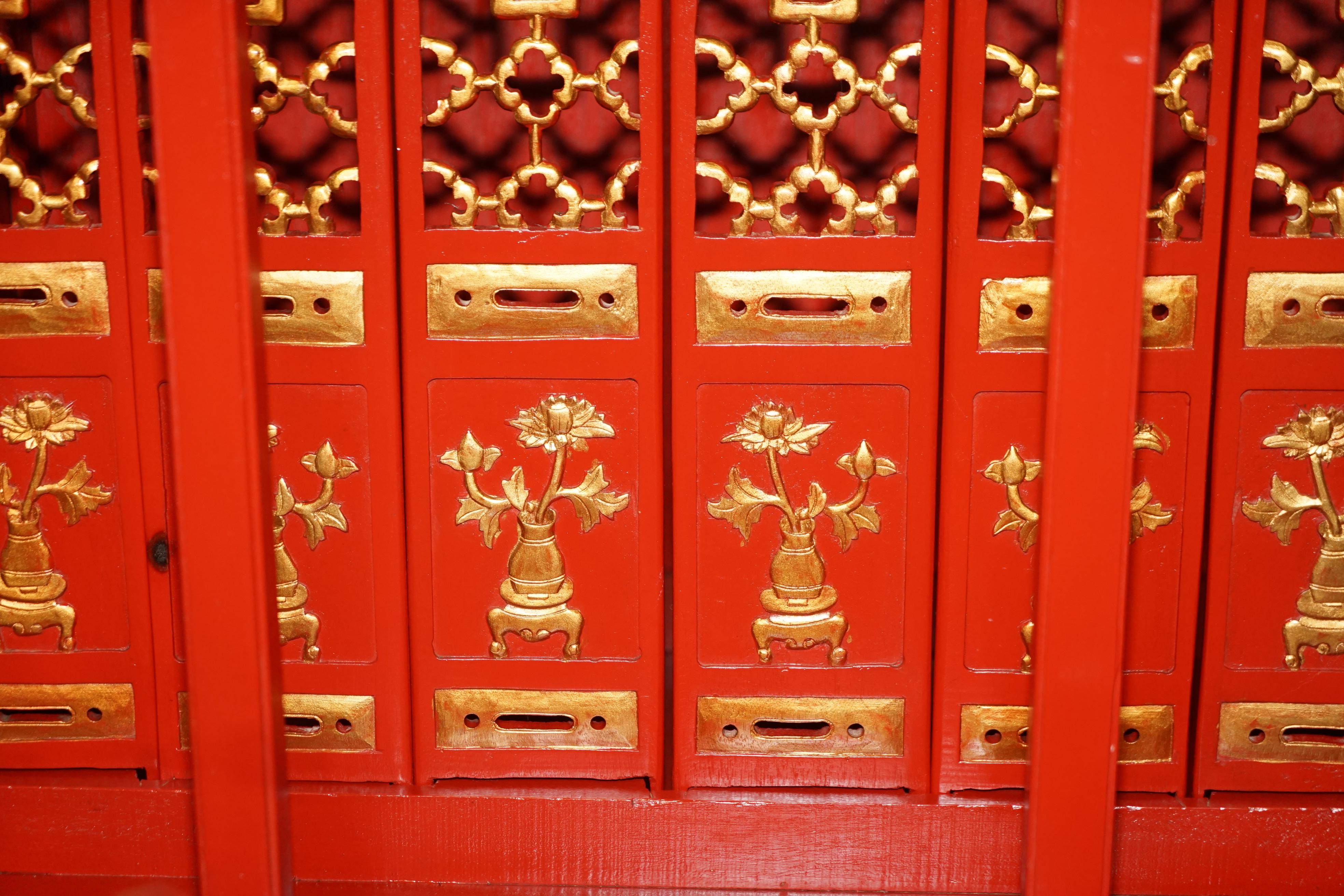 Rare Oriental Chinese Export Vintage Pagoda Top Red Cabinet Very Decorative For Sale 4