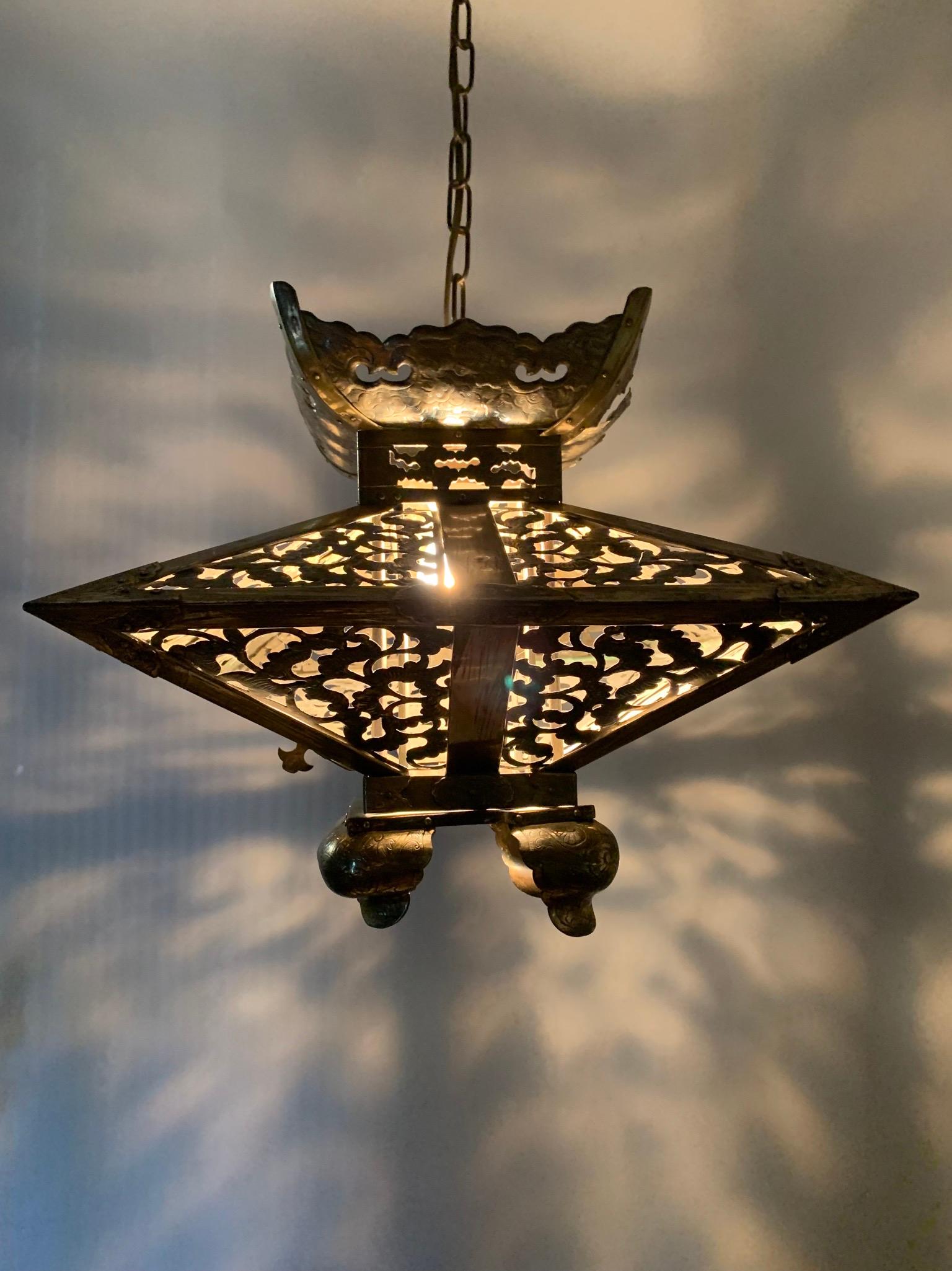 Rare Oriental Style Chinese Pagoda Shape Arts & Crafts Brass Pendant or Lantern In Good Condition For Sale In Lisse, NL