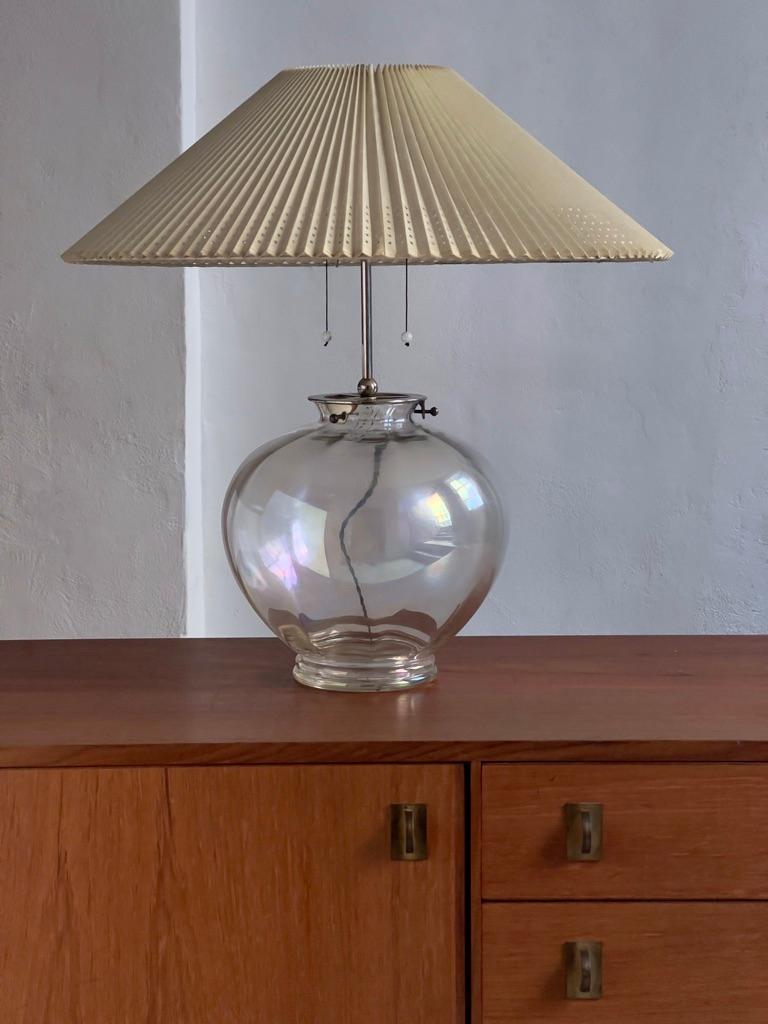 Rare Original 1920s danish table lamp in iridescent glass, perforated lamp shade For Sale 7