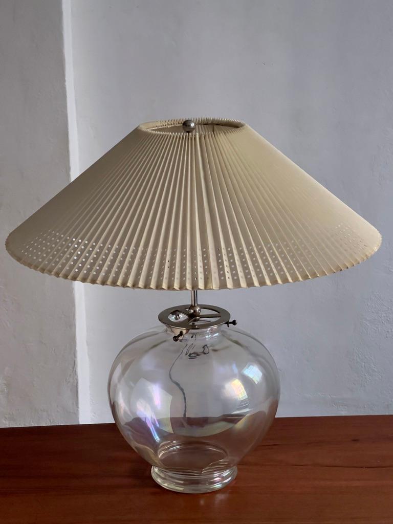 Rare Original 1920s danish table lamp in iridescent glass, perforated lamp shade For Sale 8