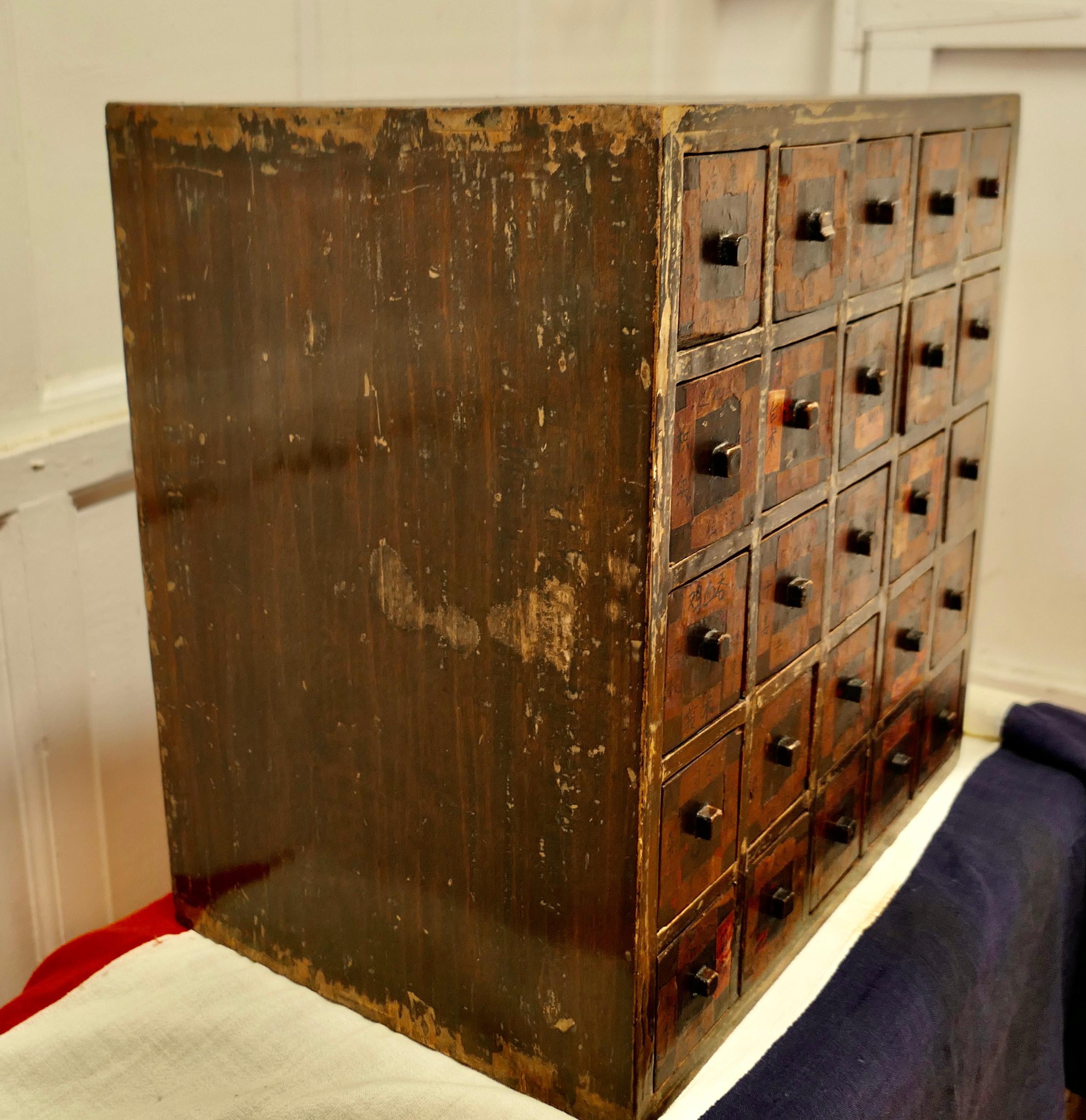 Rare Original Chinese Herbal Apothecary’s 25 Drawer Chest In Good Condition For Sale In Chillerton, Isle of Wight