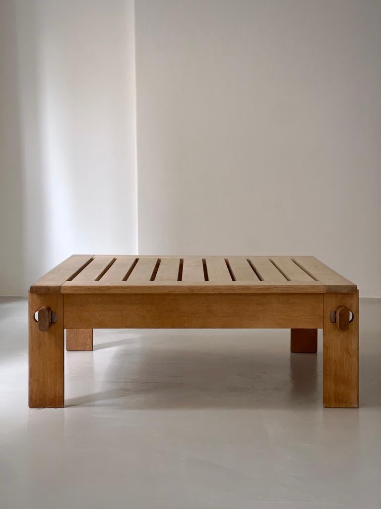 Danois Rare Table basse originale en chêne massif, Design/One Danemark années 60 en vente